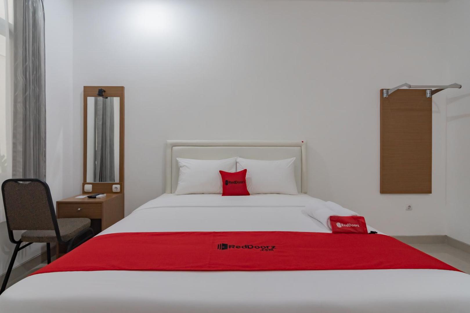 Deluxe Room - Photo 5