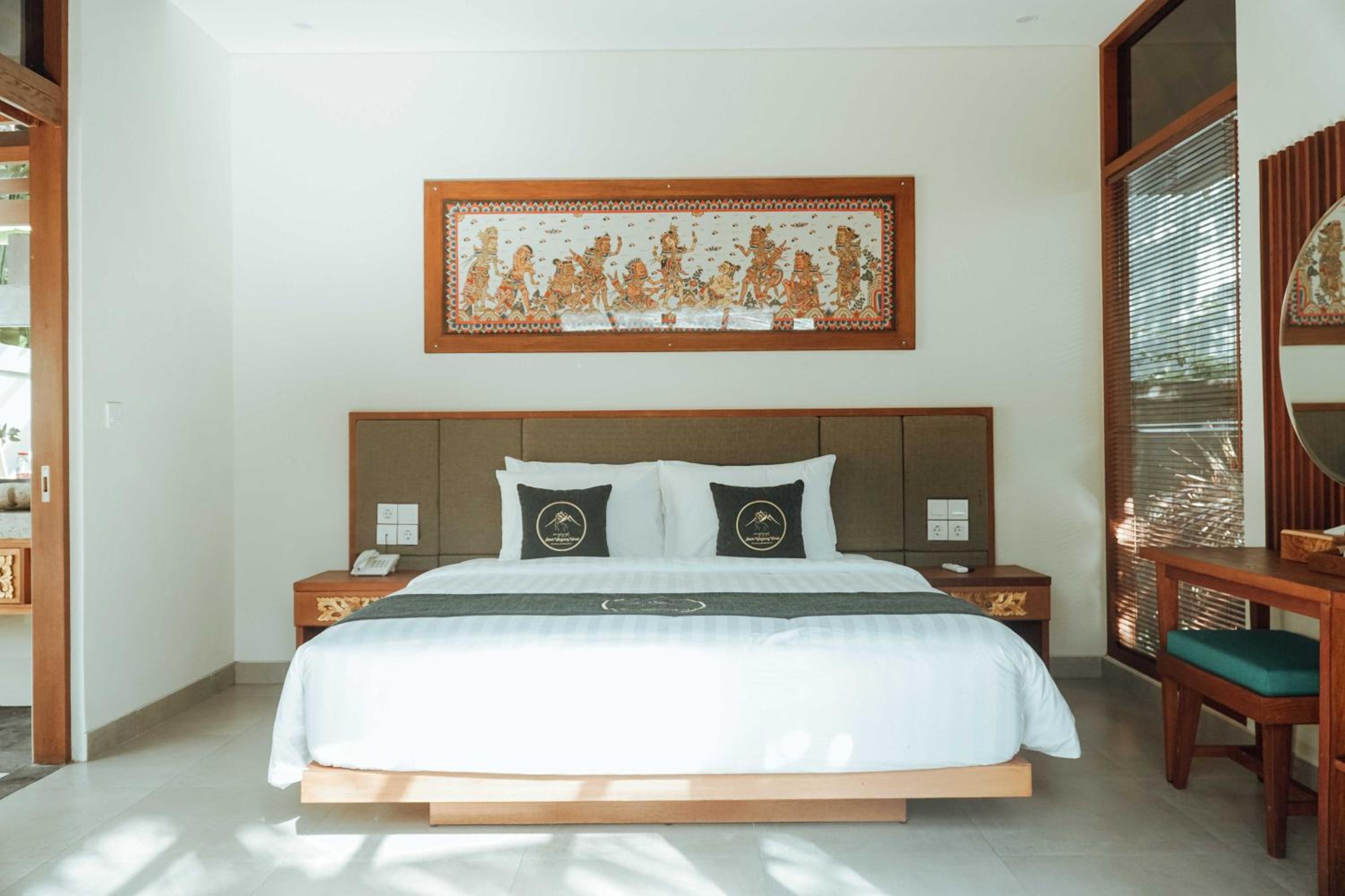 Superior King Room - Photo 1