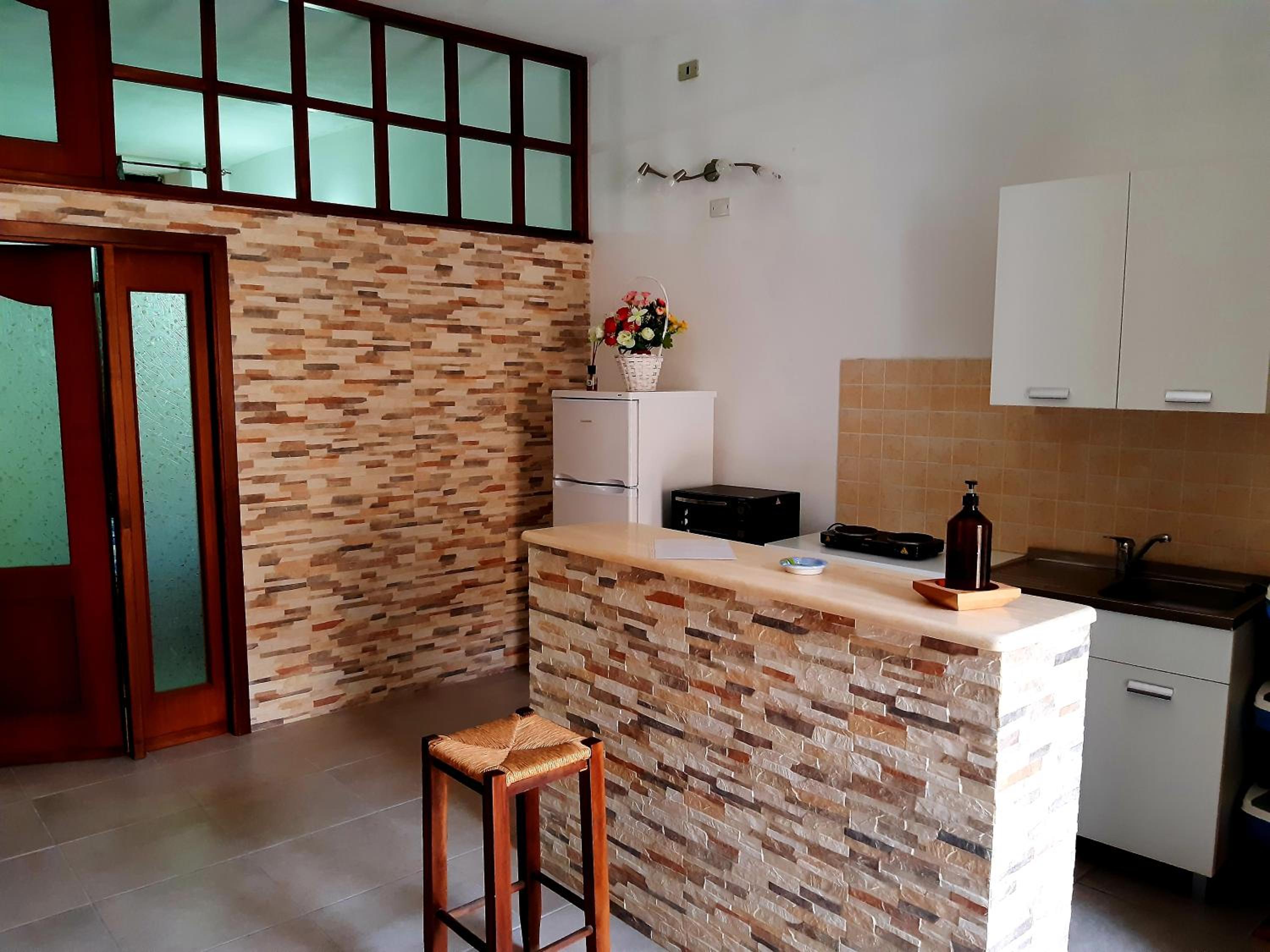 One-Bedroom Apartment - Photo 4