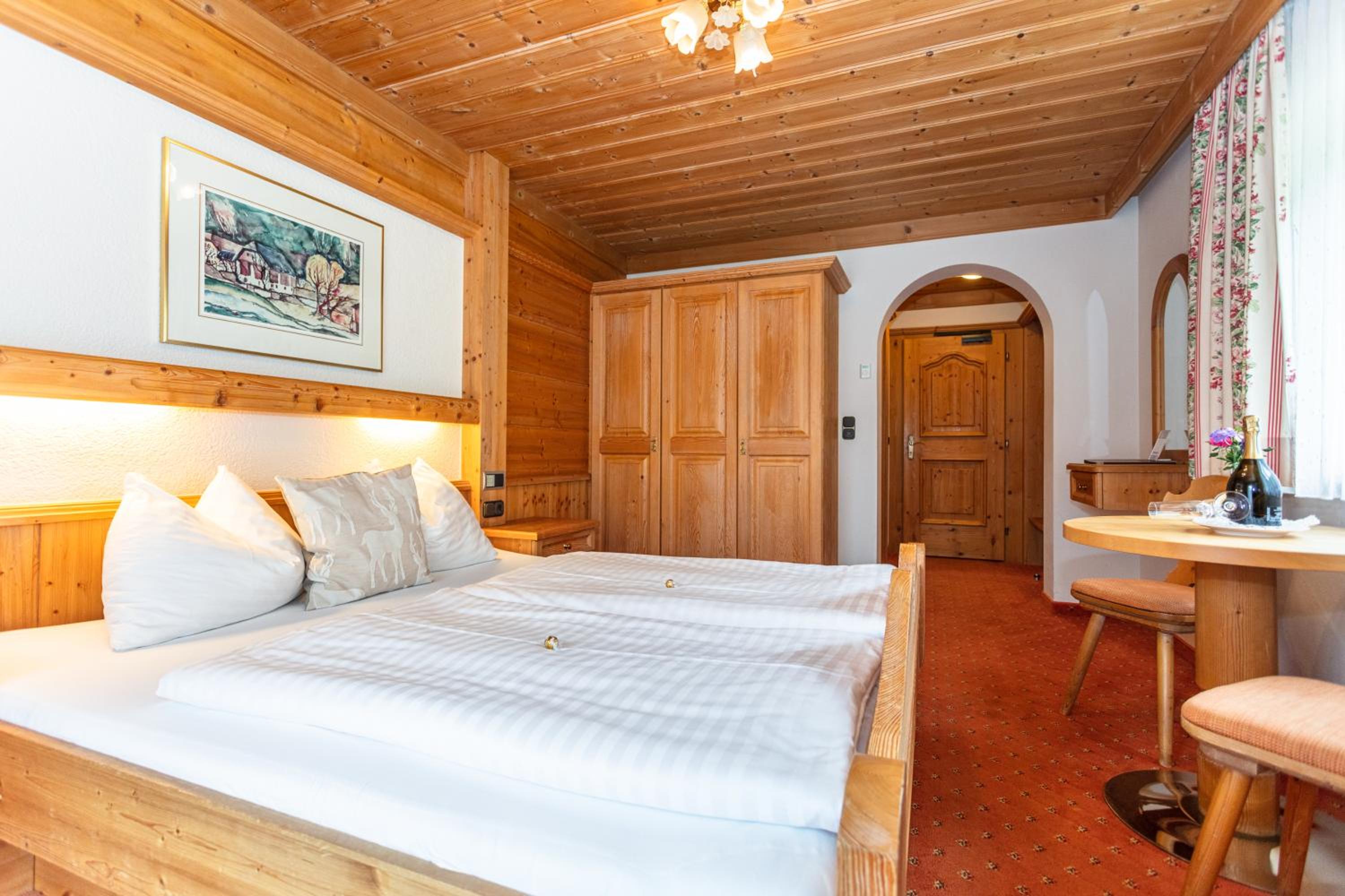 Standard Double Room with Balcony - Photo 5