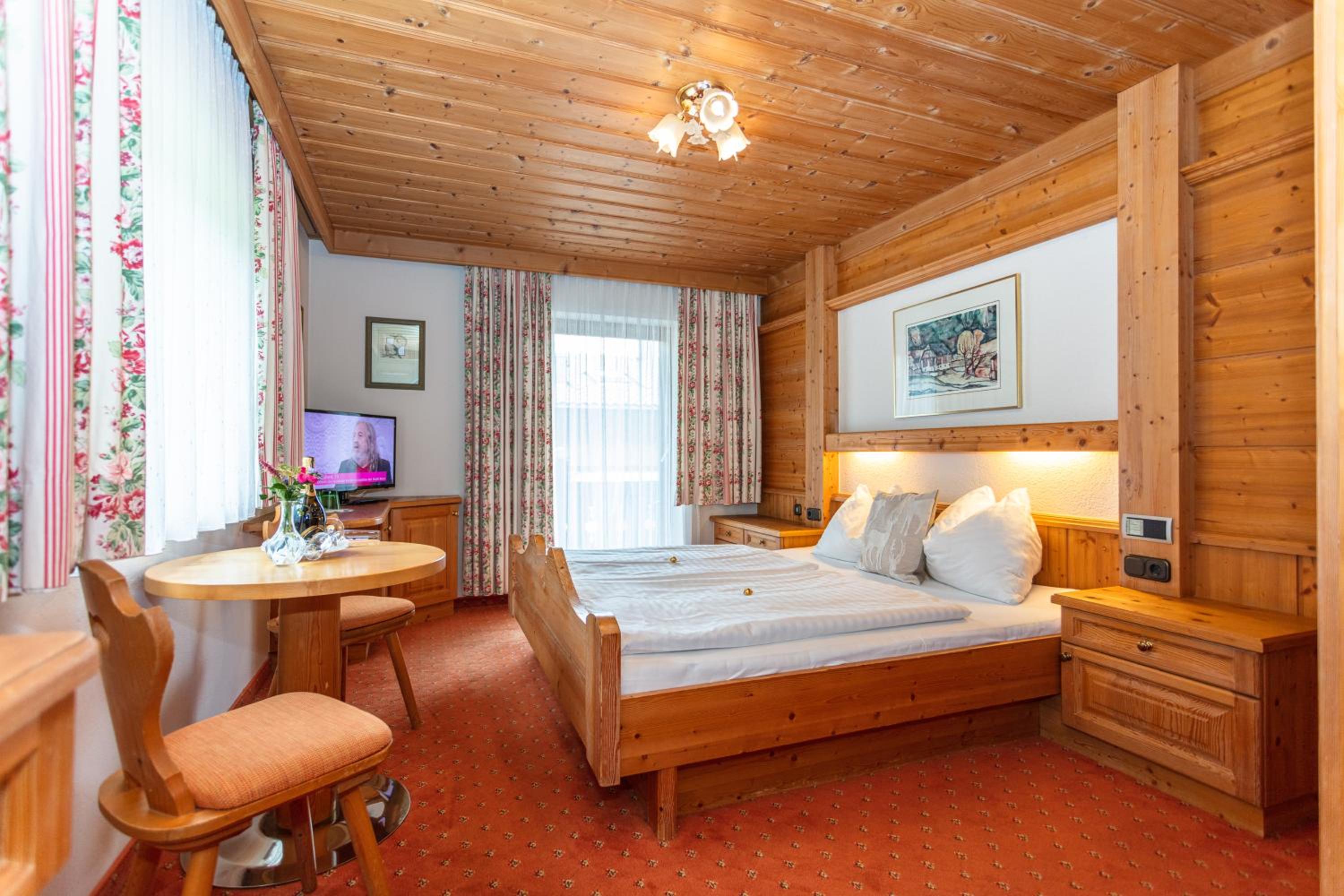 Standard Double Room with Balcony - Photo 1