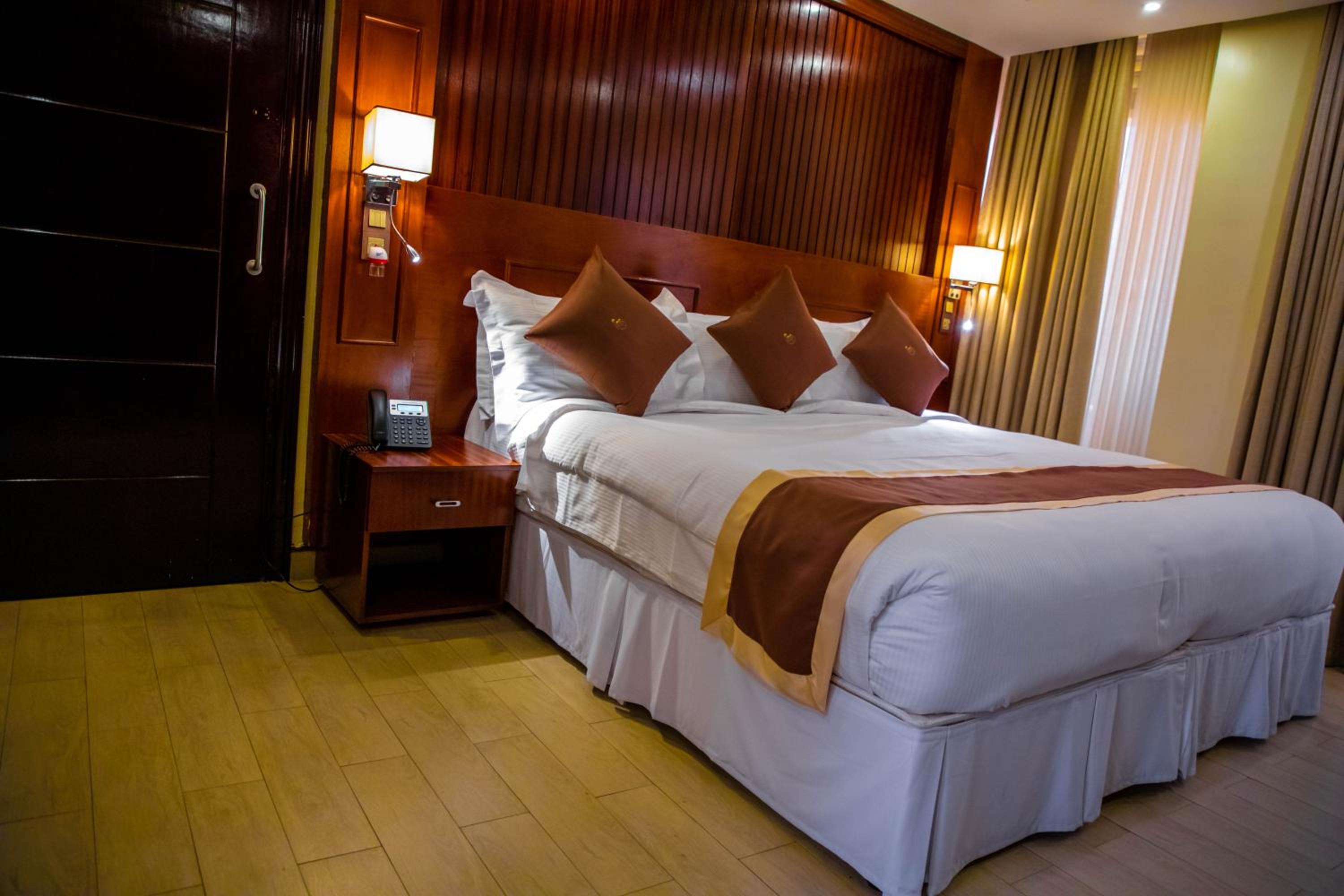 Deluxe Single Room with Balcony photo 3