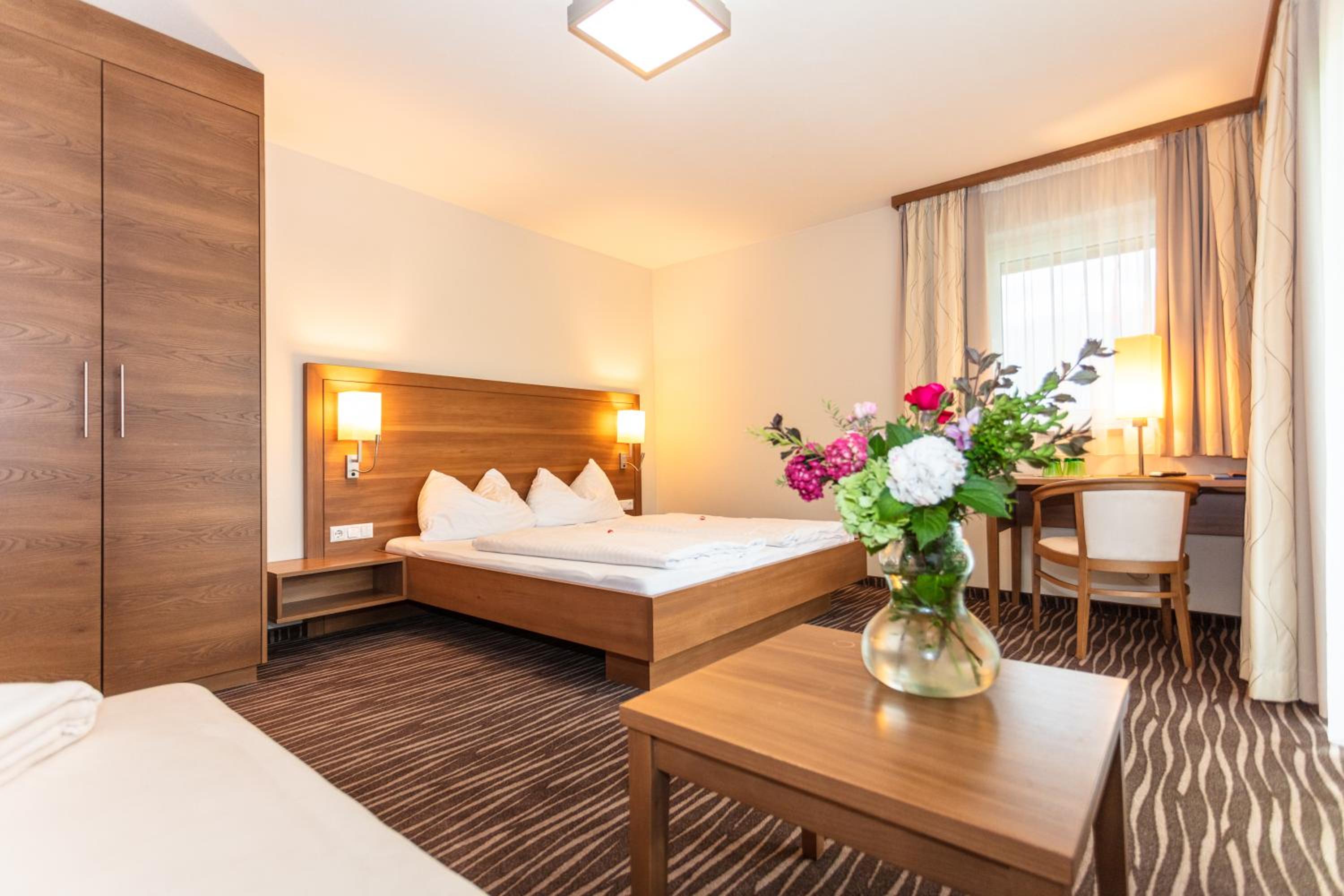 Family Suite (2 Adults + 2 Children) - Photo 1