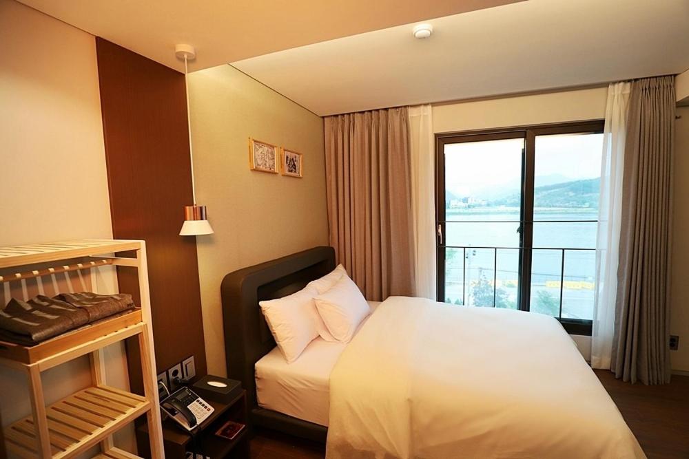 Deluxe Junior Suite photo 2
