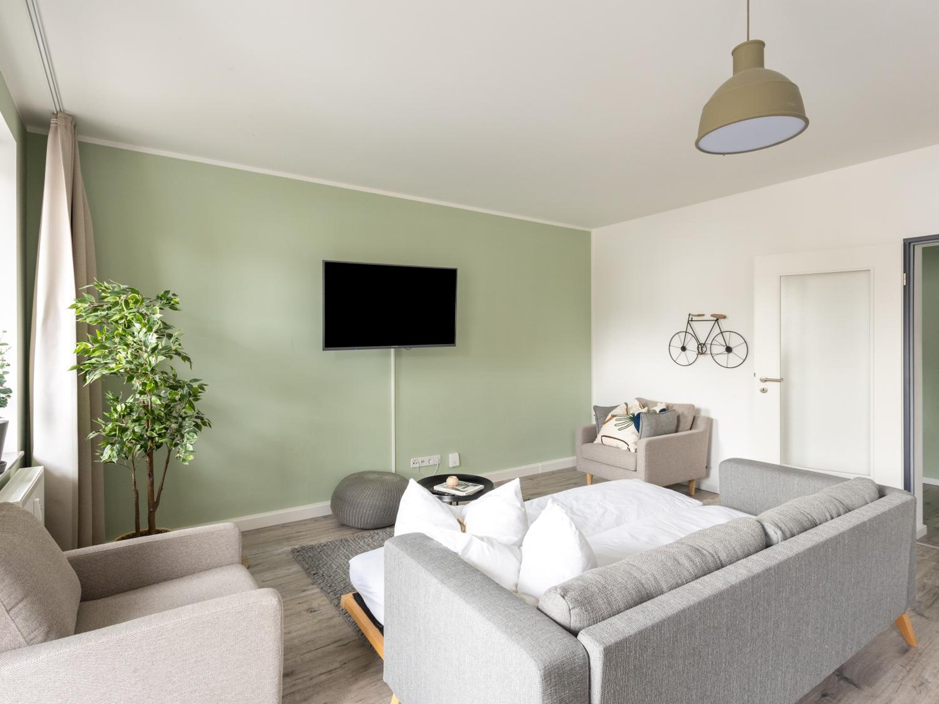 One-Bedroom Suite XL with balcony - Photo 10