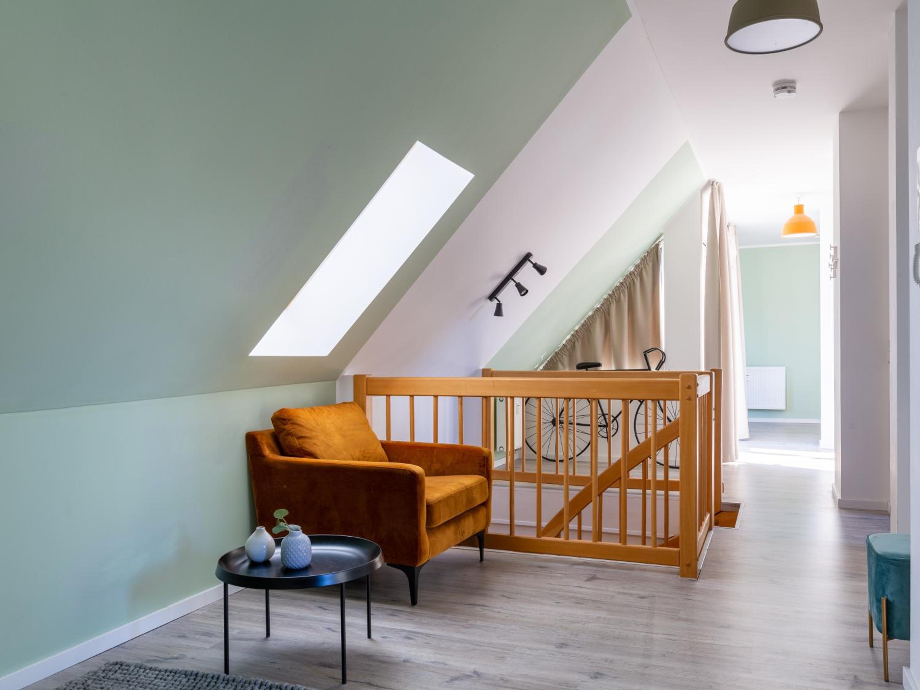 One-Bedroom Penthouse Suite with balcony - Photo 7
