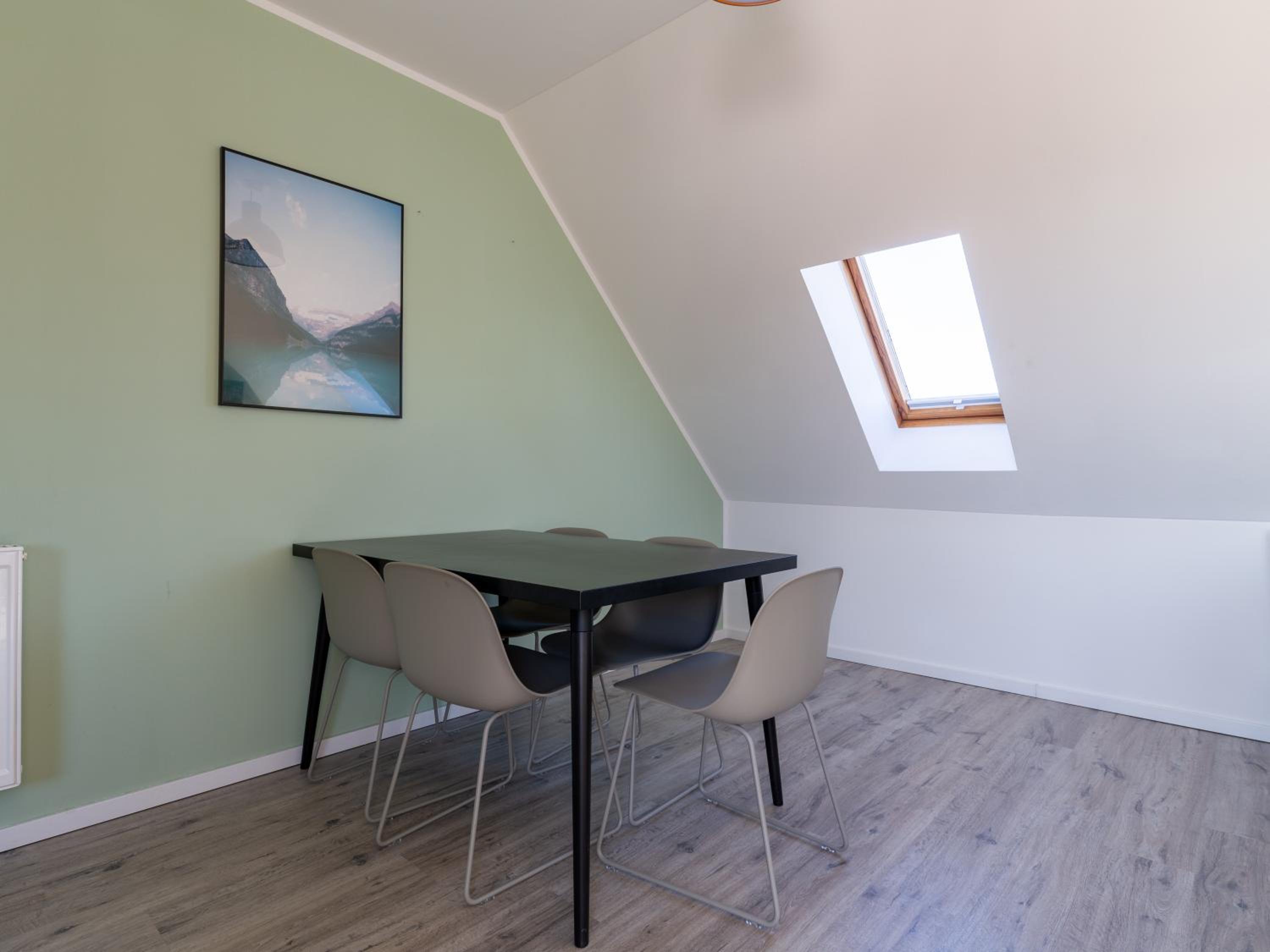 One-Bedroom Penthouse Suite with balcony - Photo 12