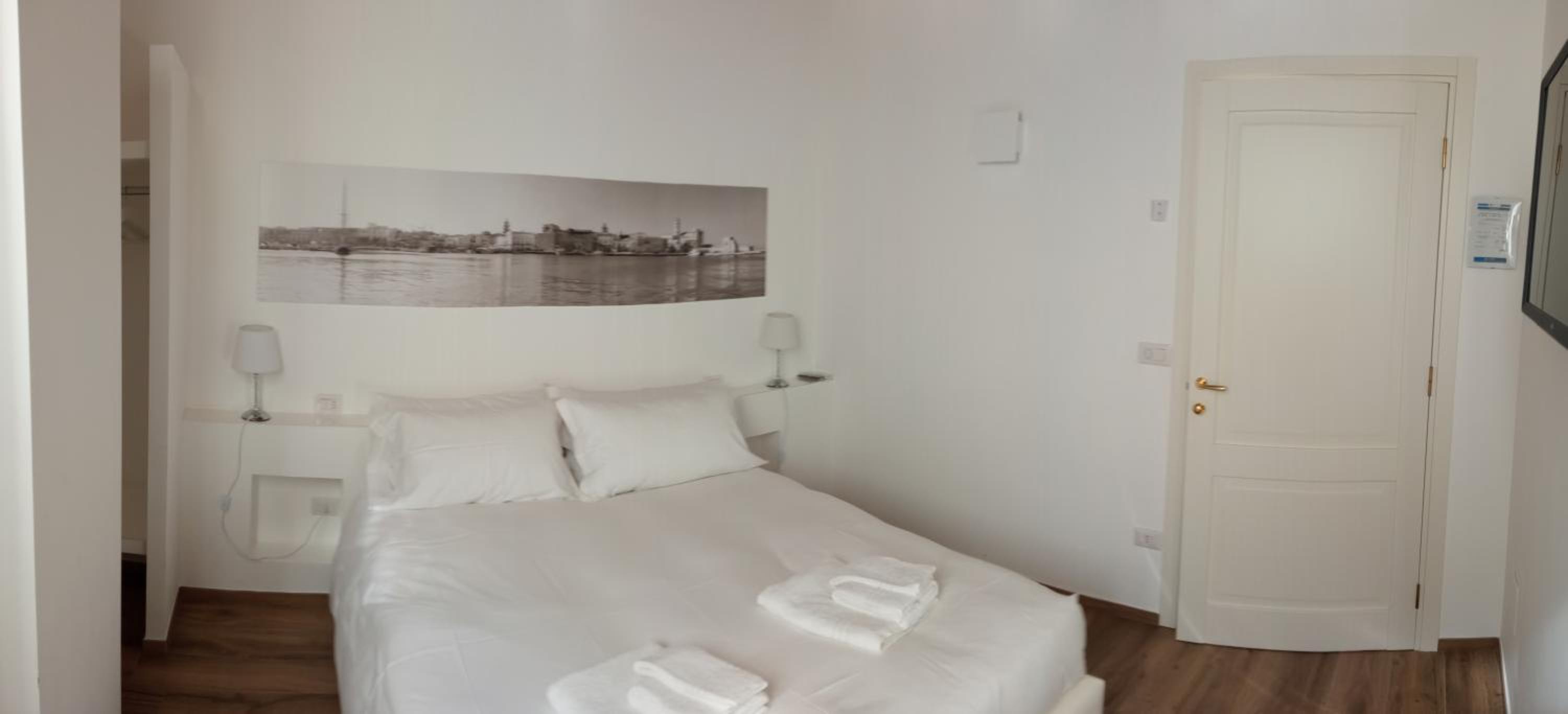 Double Room - Photo 4