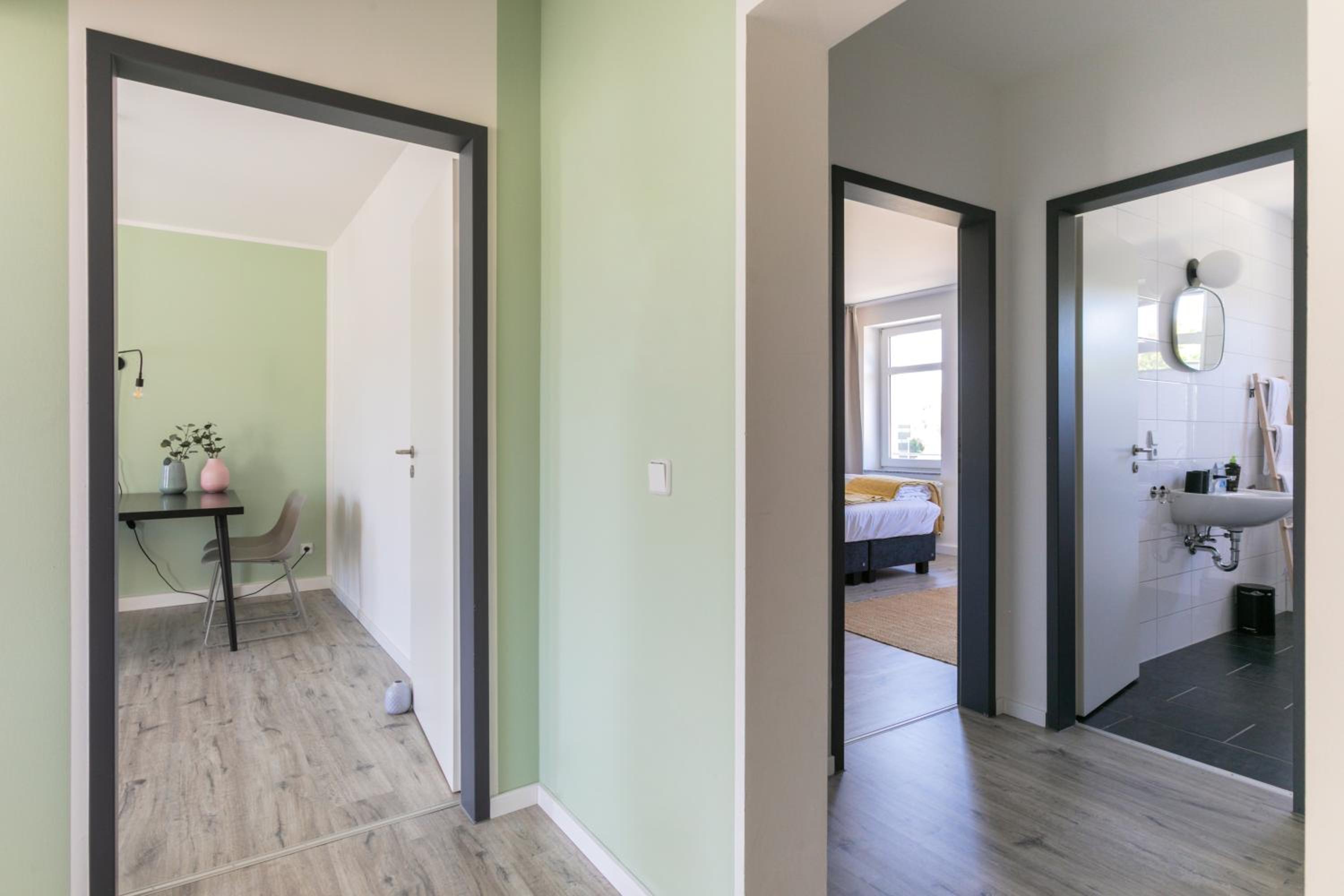 One-Bedroom Suite with Balcony - Photo 6