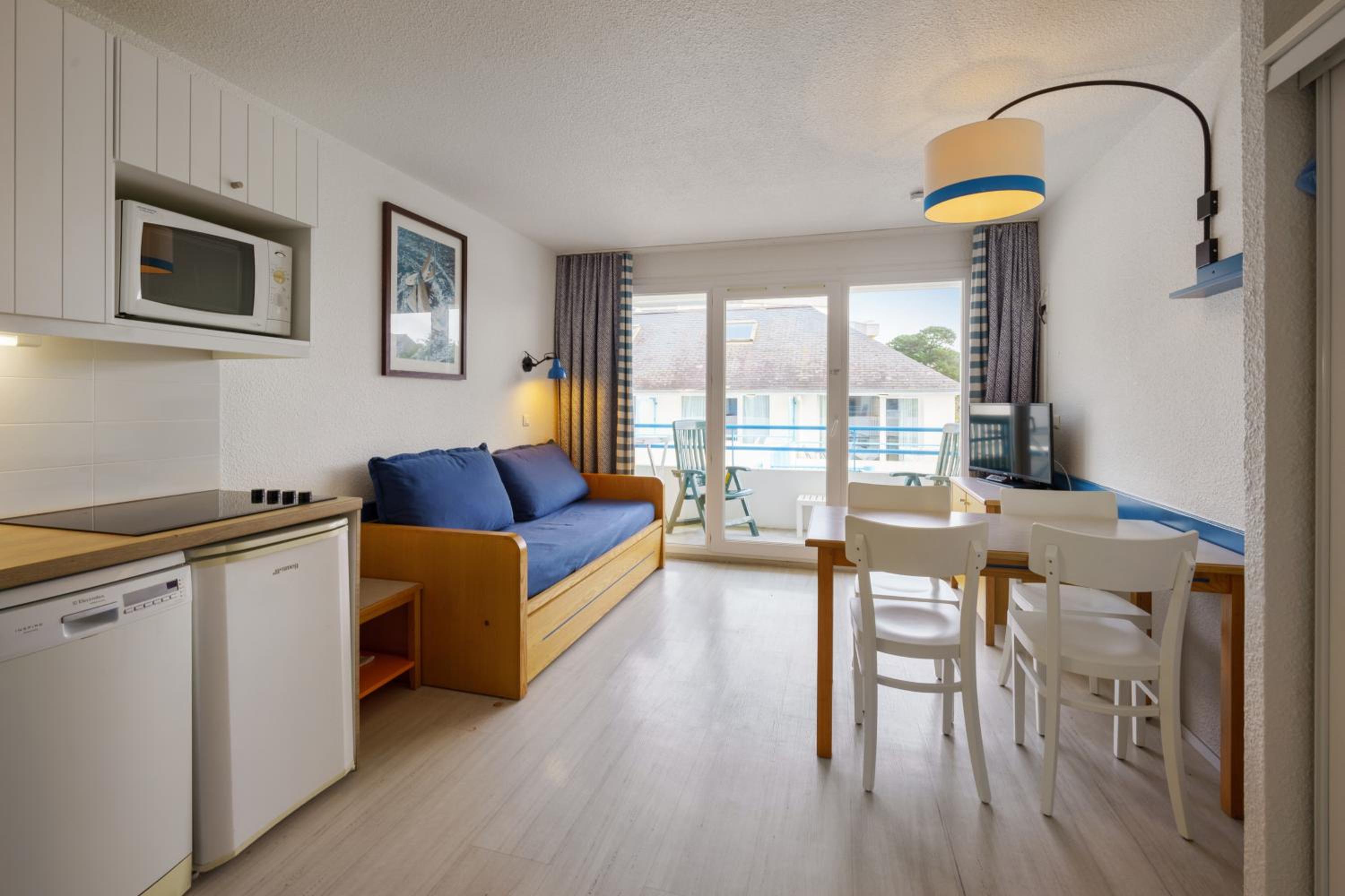 Studio with Sleeping Alcove and Balcony (4 People) photo 1