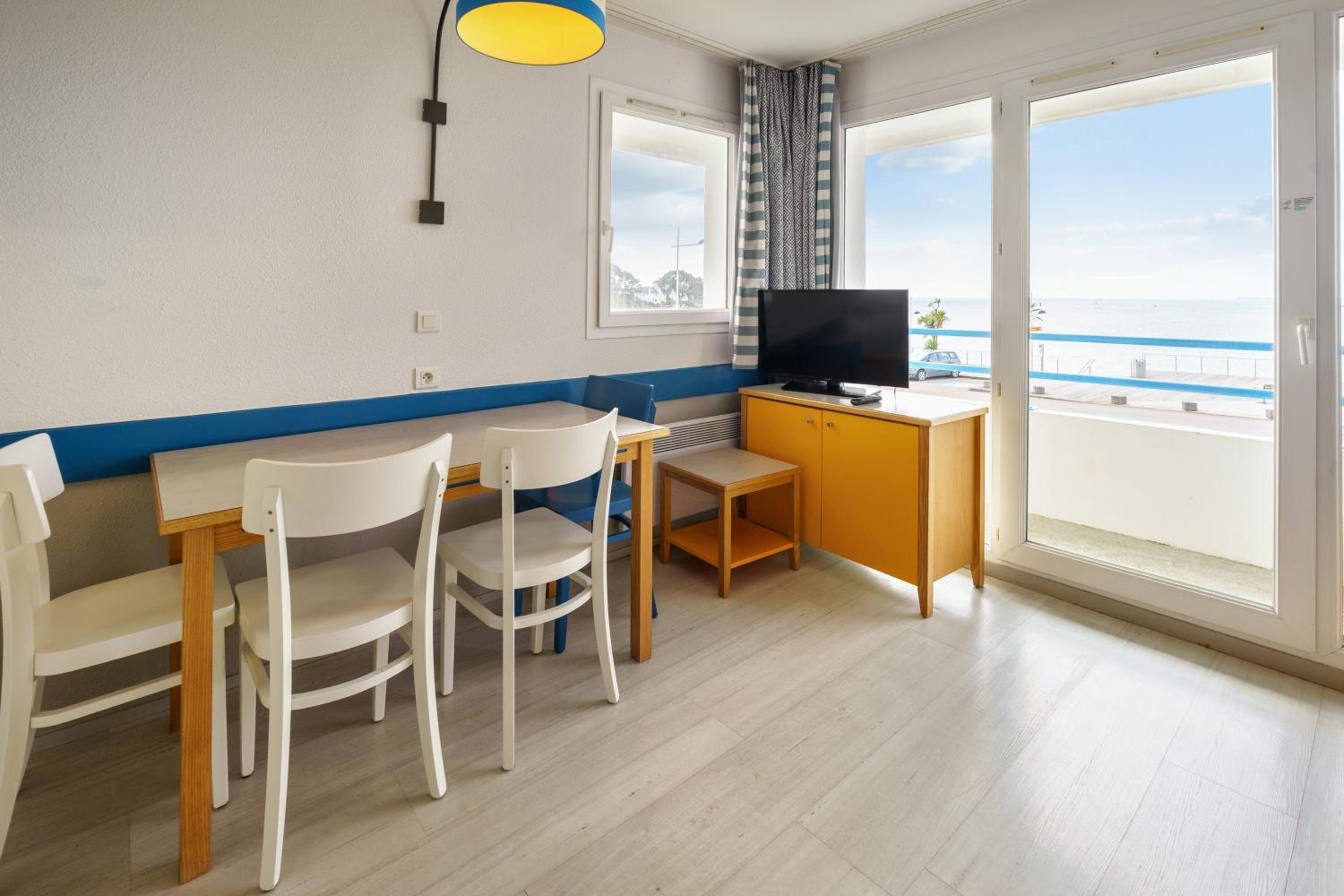 Studio with Sleeping Alcove and  Balcony (4 Peoples) - Sea View photo 1