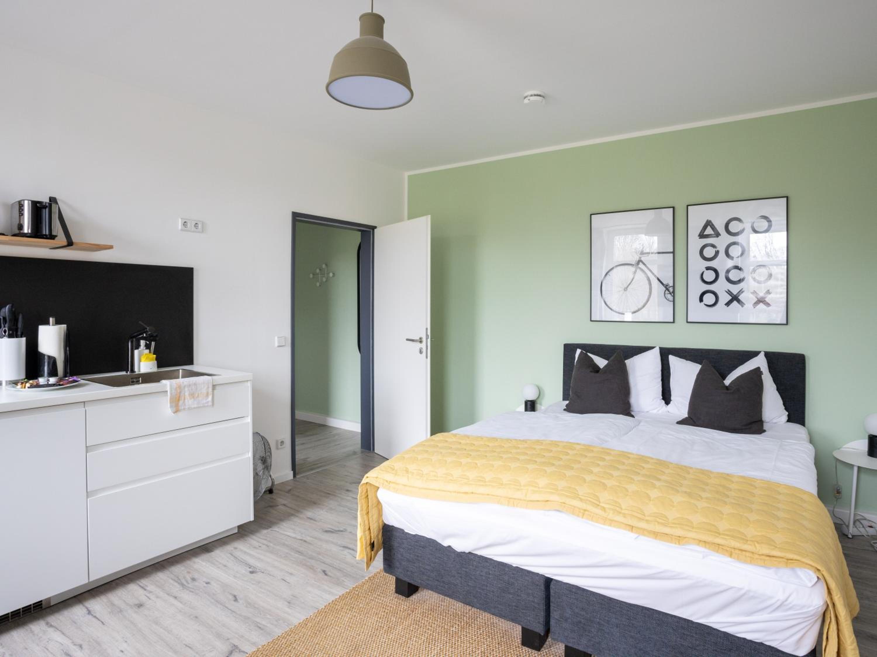 Suite with Bathtub - Photo 1