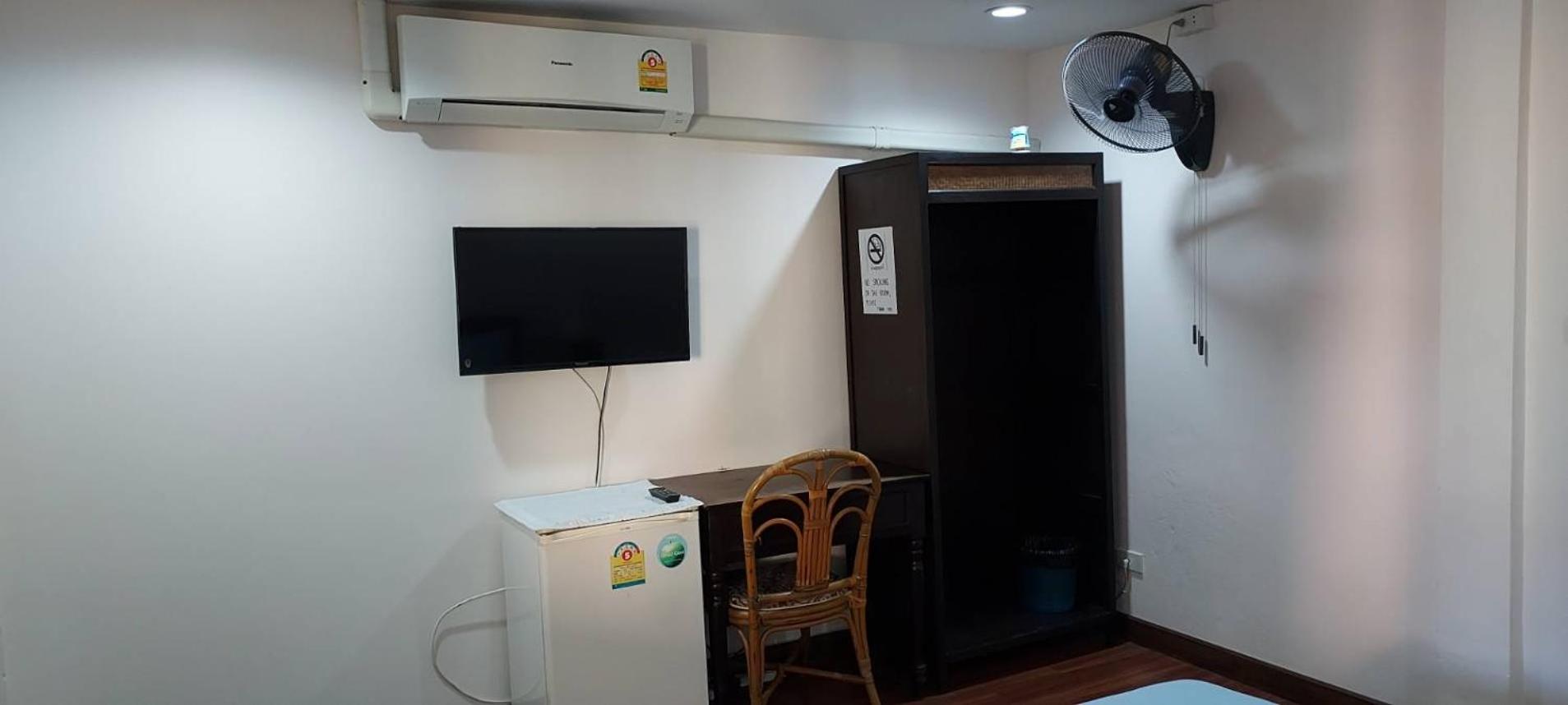 Standard Double Room - Photo 8