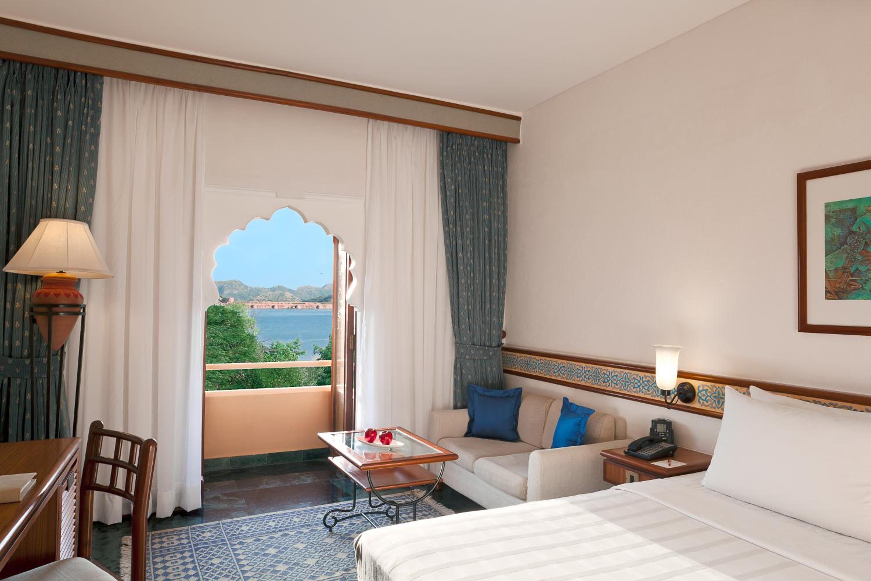 Deluxe Lake View Room photo 2
