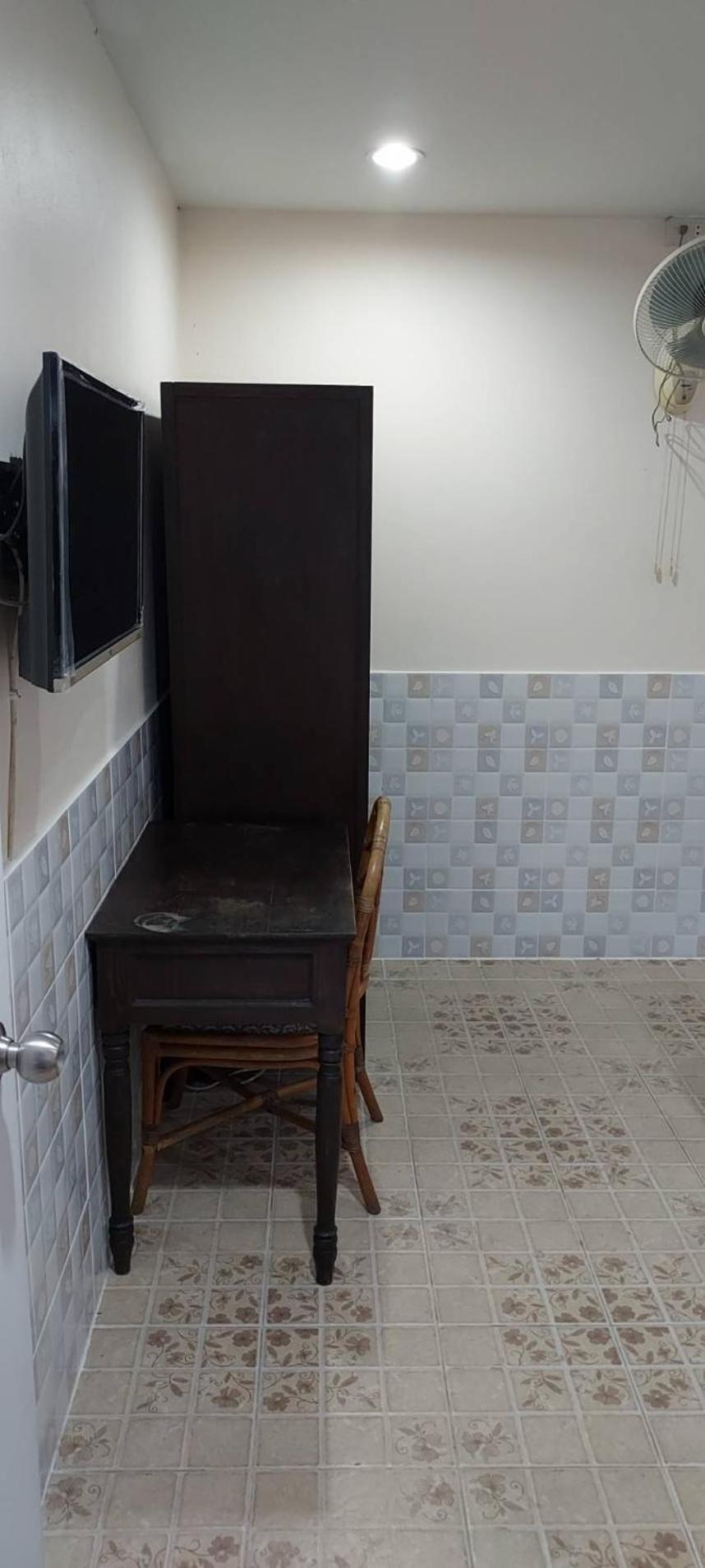 Economy Twin Room - Photo 1
