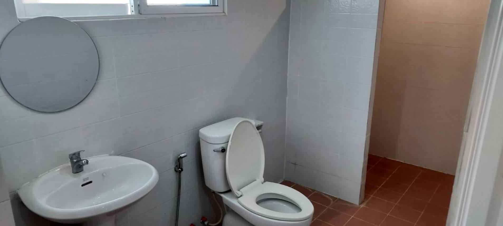 Family Room - Photo 15