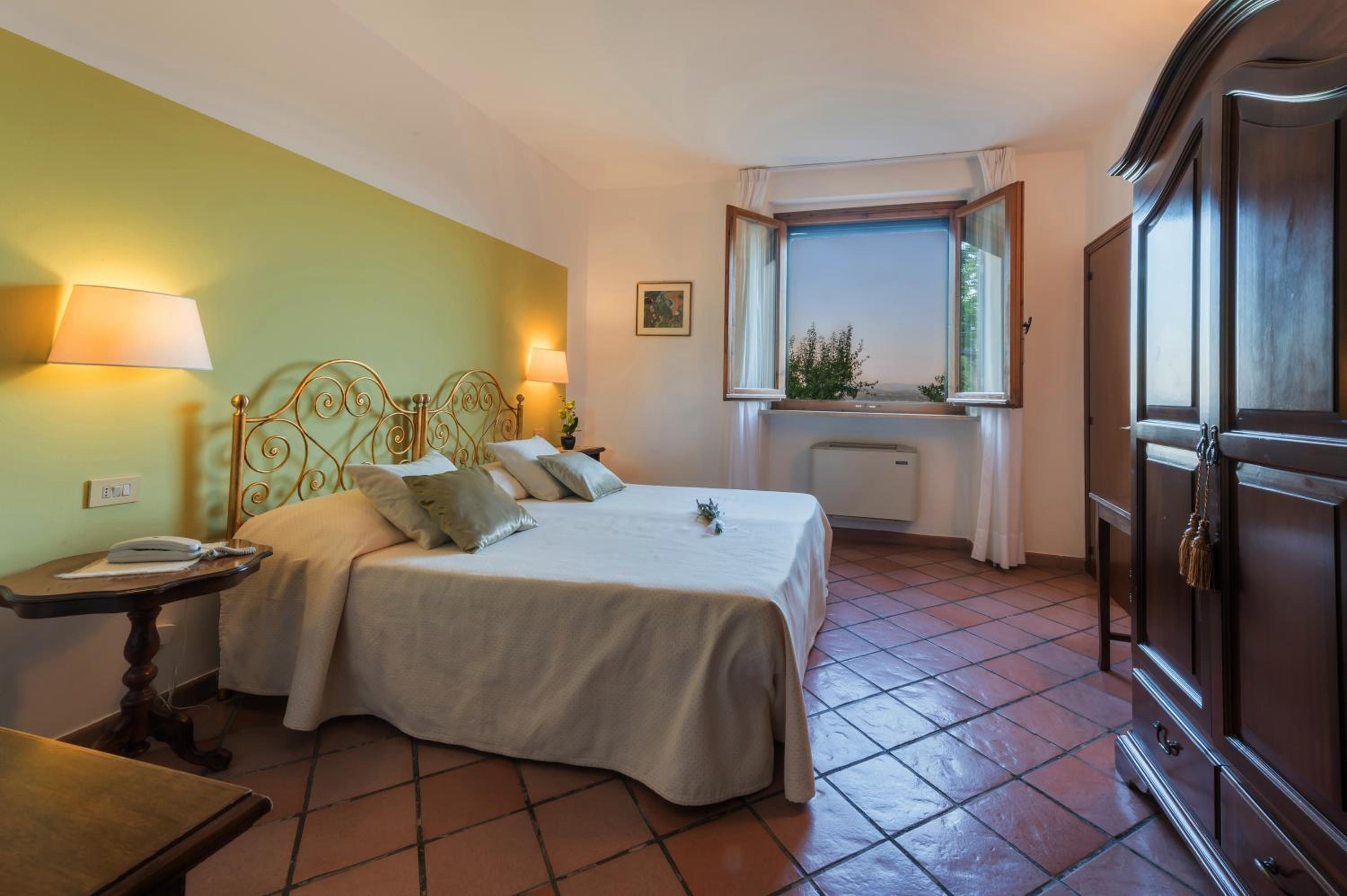 Double or Twin Room with Garden View - Photo 1