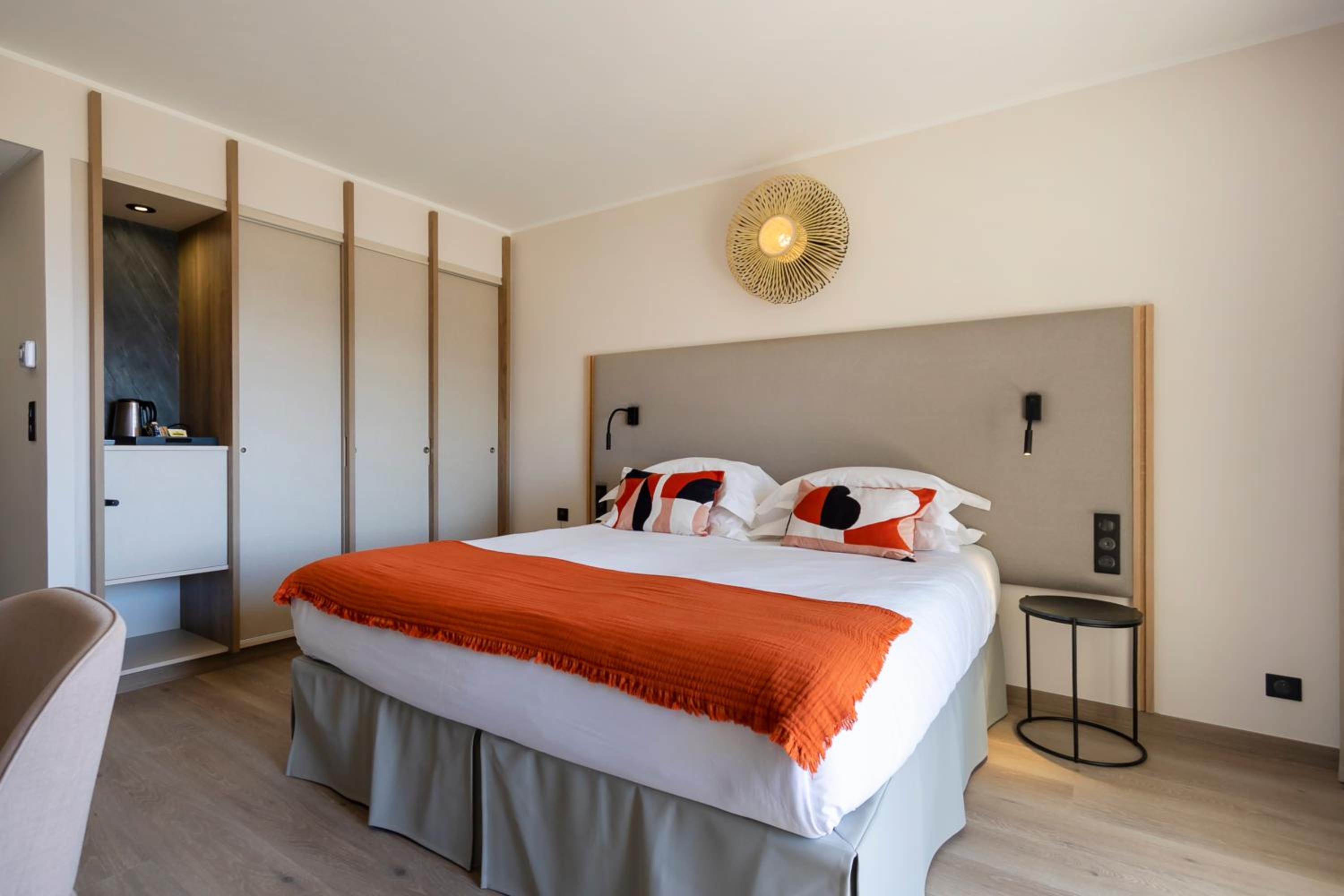 Chambre Double ou Lits Jumeaux - Vue Partielle sur Mer