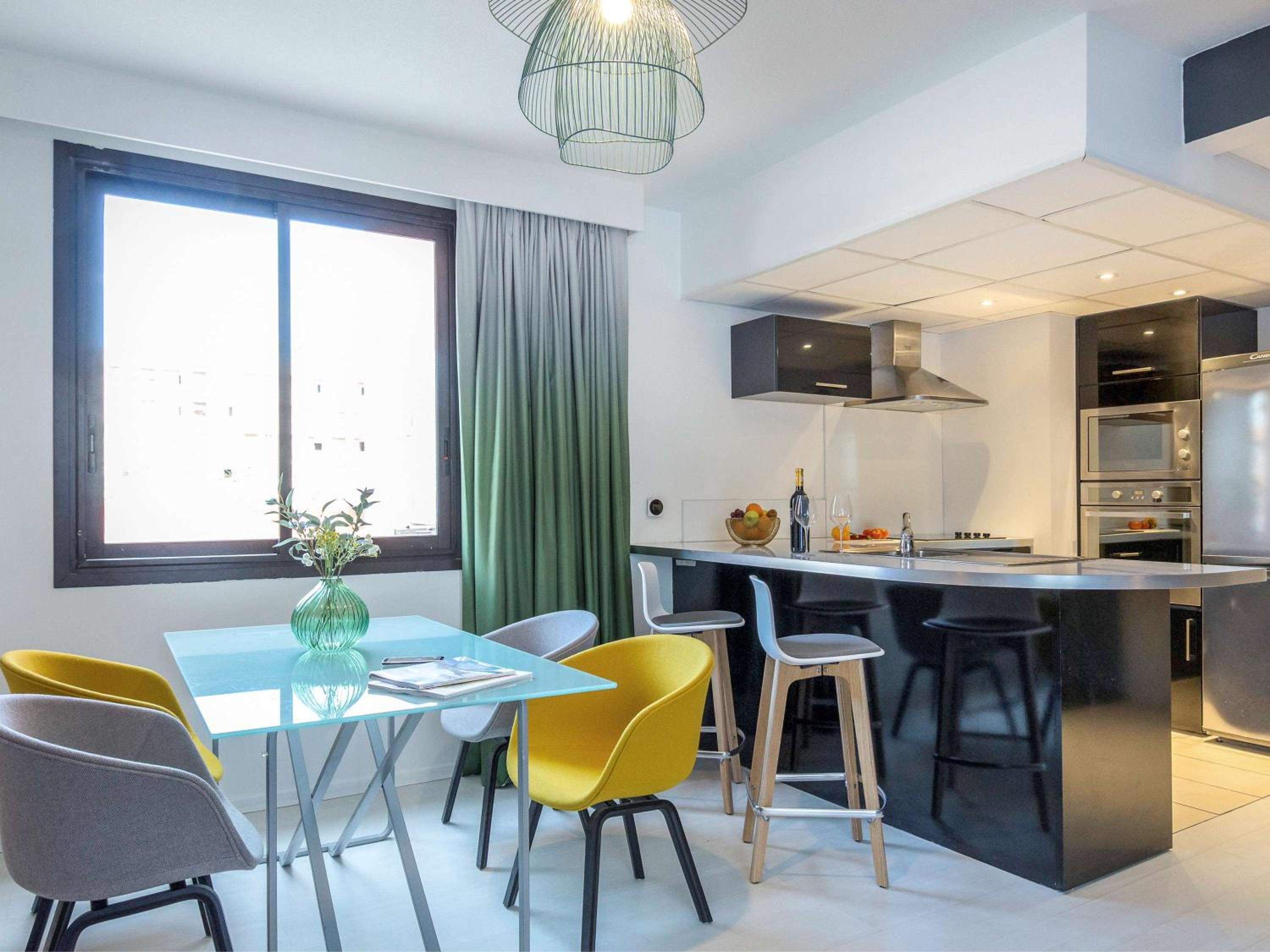 Apartment with two balconies - Photo 7