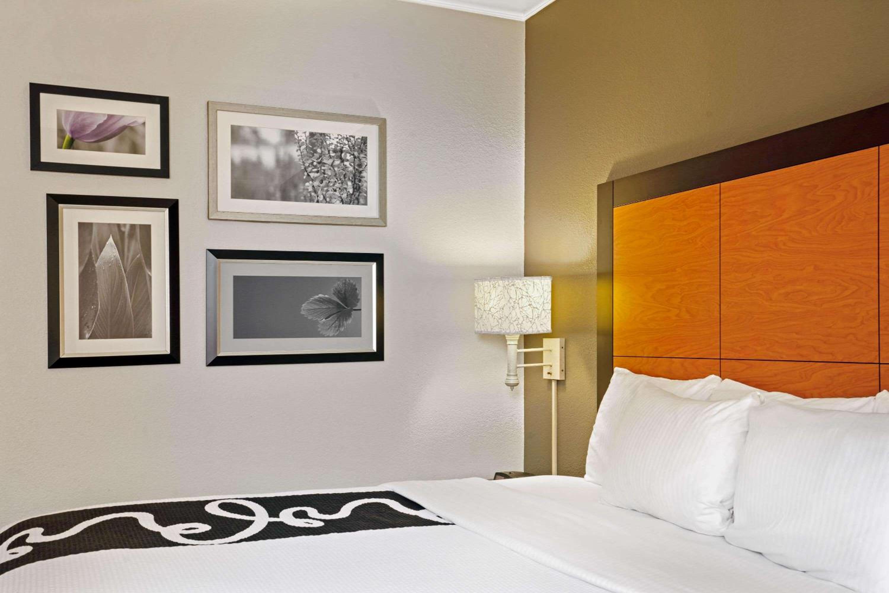 Double Room with Two Double Beds - Non-Smoking - Photo 6