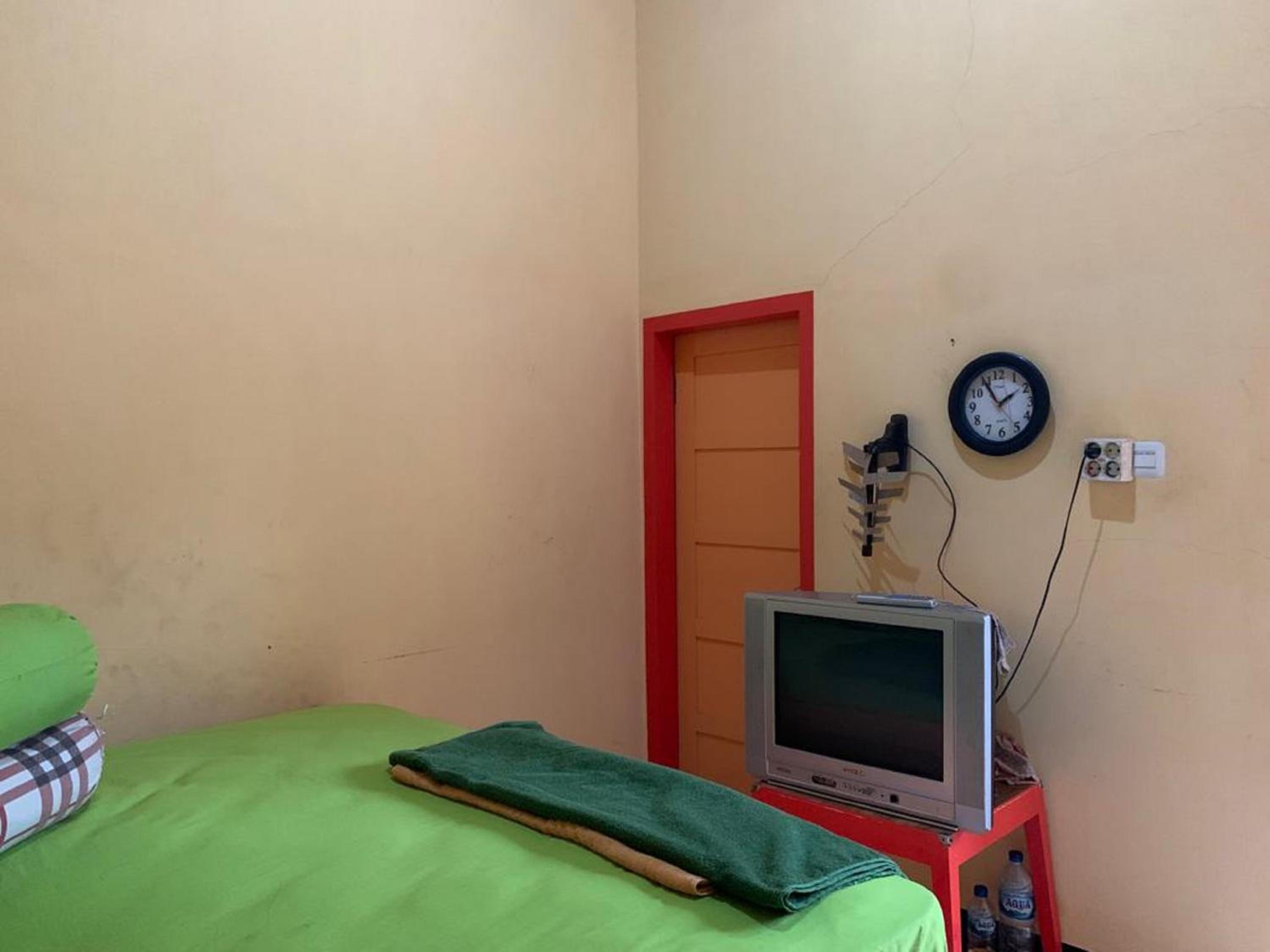 Standard Double Room - Photo 7
