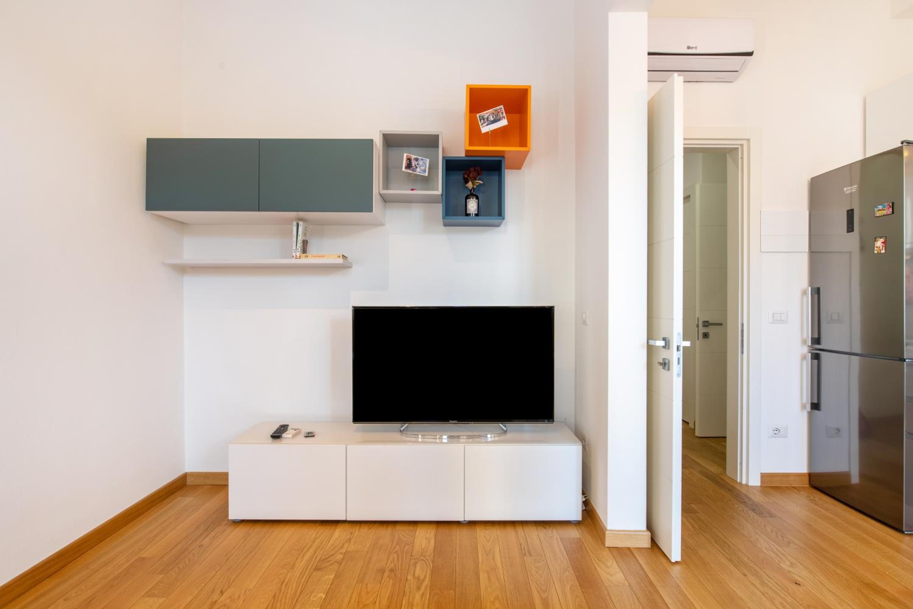One-Bedroom Apartment photo 3