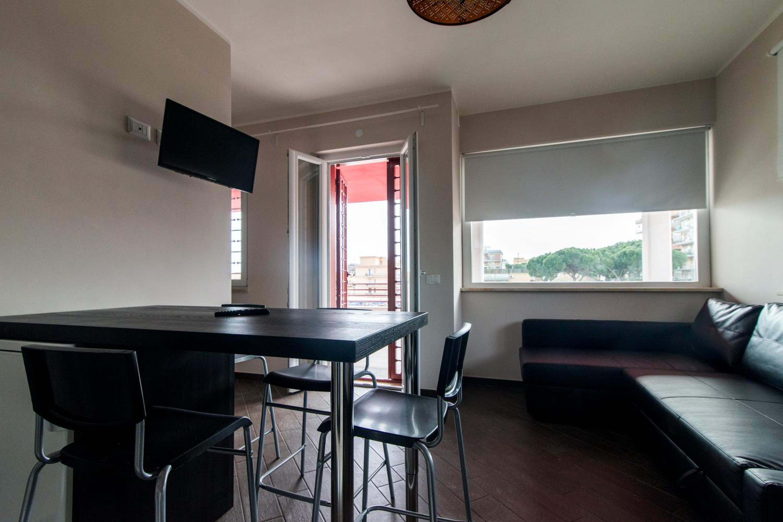 One-Bedroom Apartment photo 2
