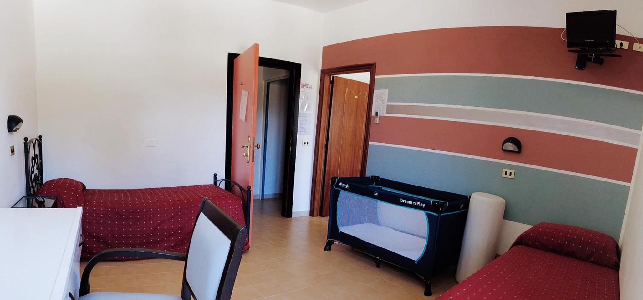 Quadruple Room - Photo 2