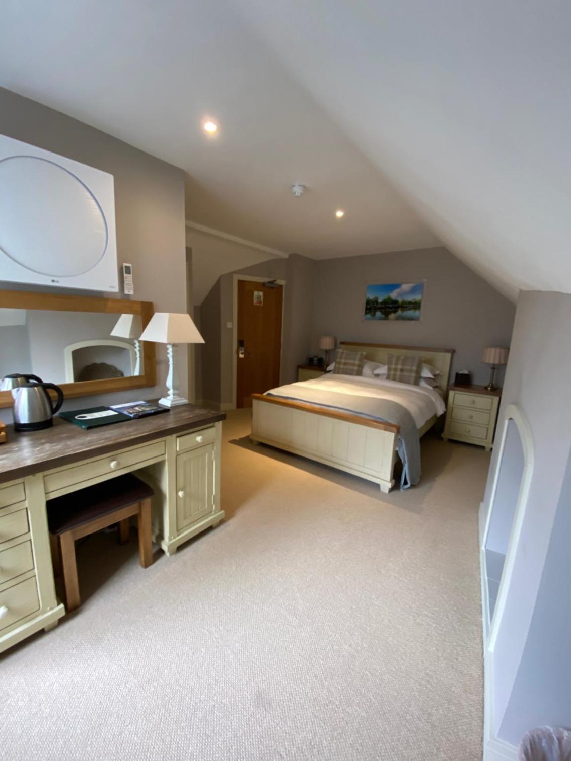 Deluxe Double Room - Photo 13