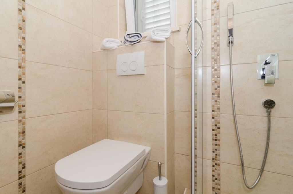 Superior One-Bedroom Apartment with Balcony and Sea VIew photo 3