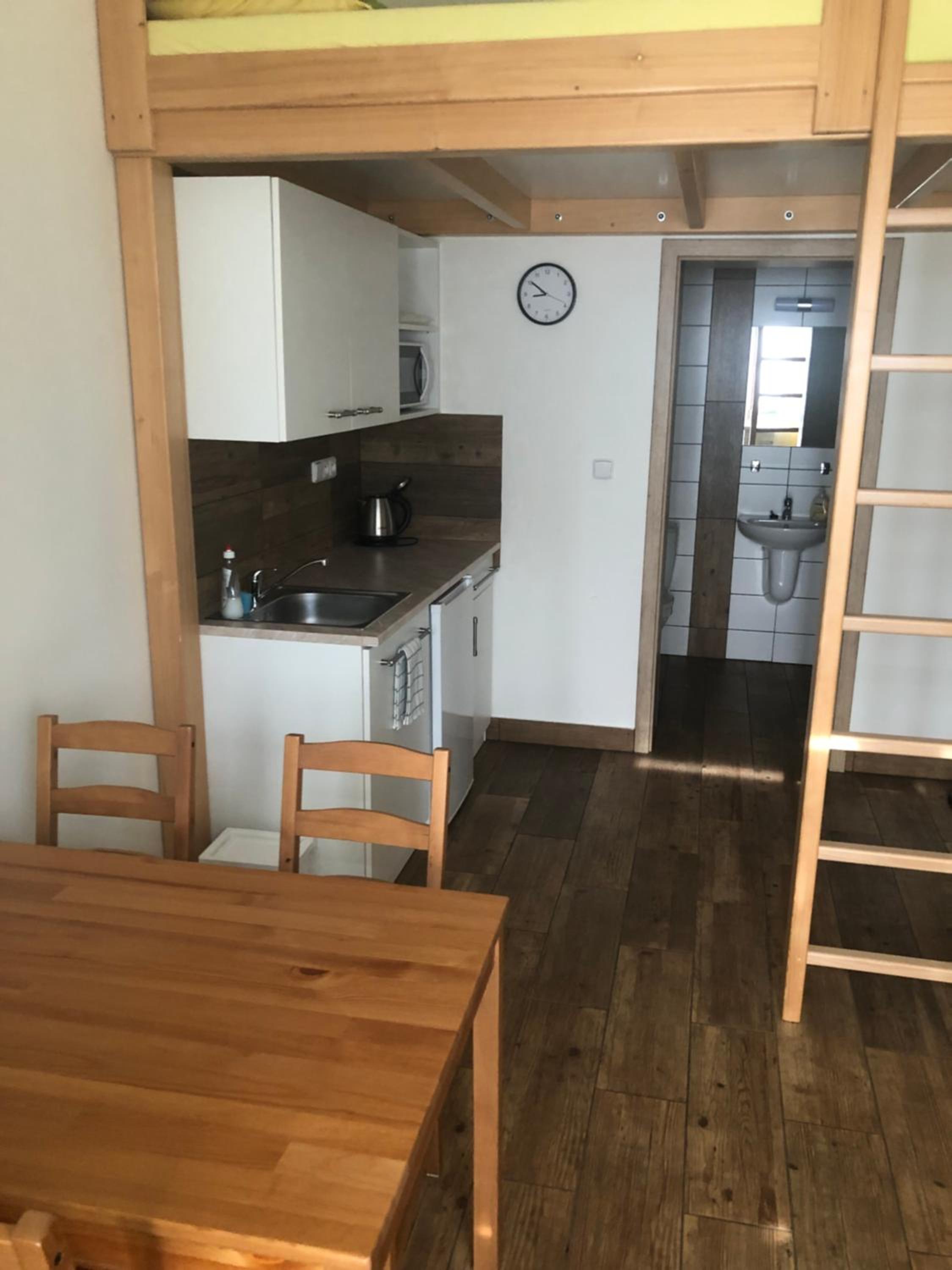 Quadruple Room with Private Bathroom photo 3