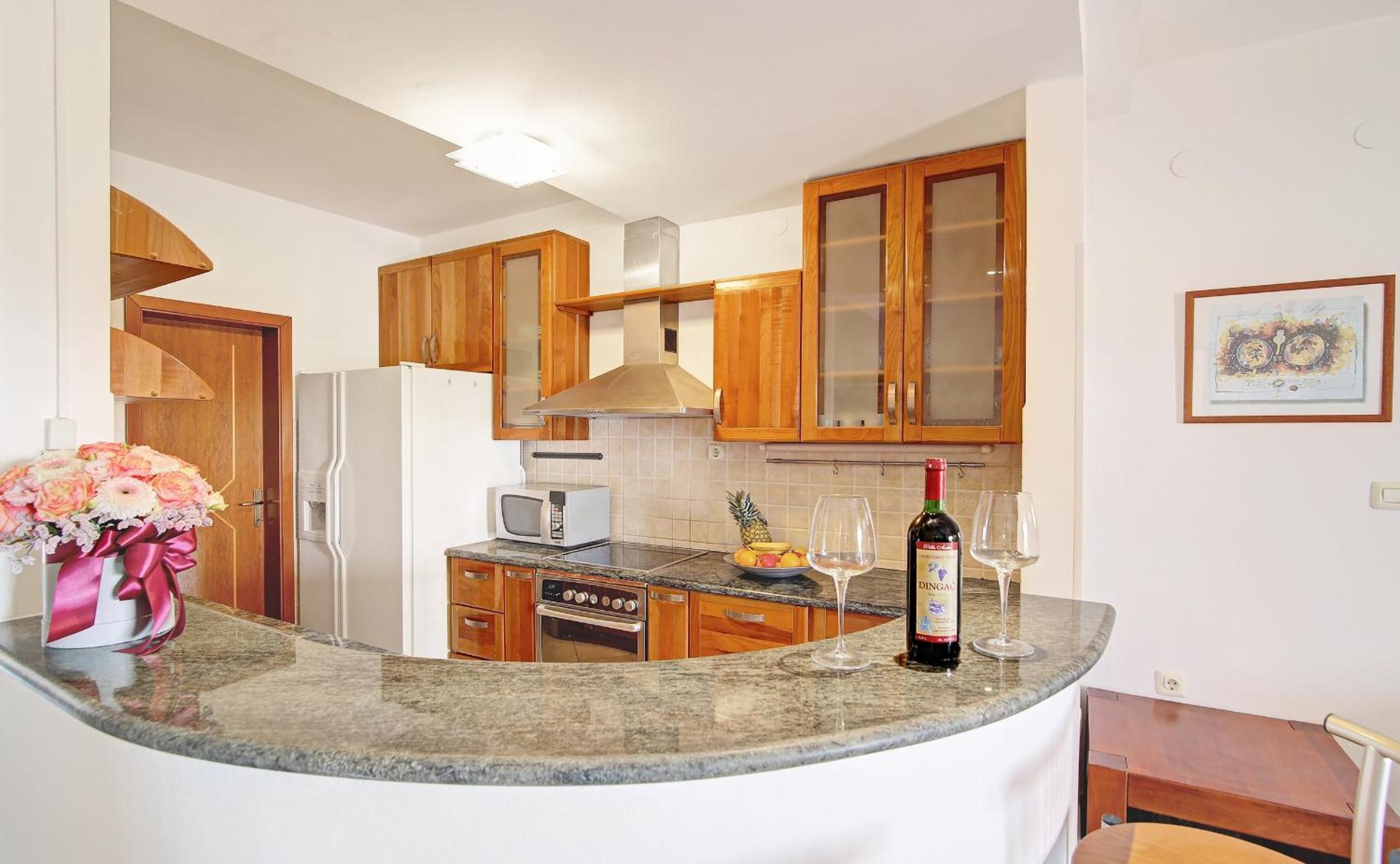 Deluxe Two-Bedroom Apartment with Terrace photo 3