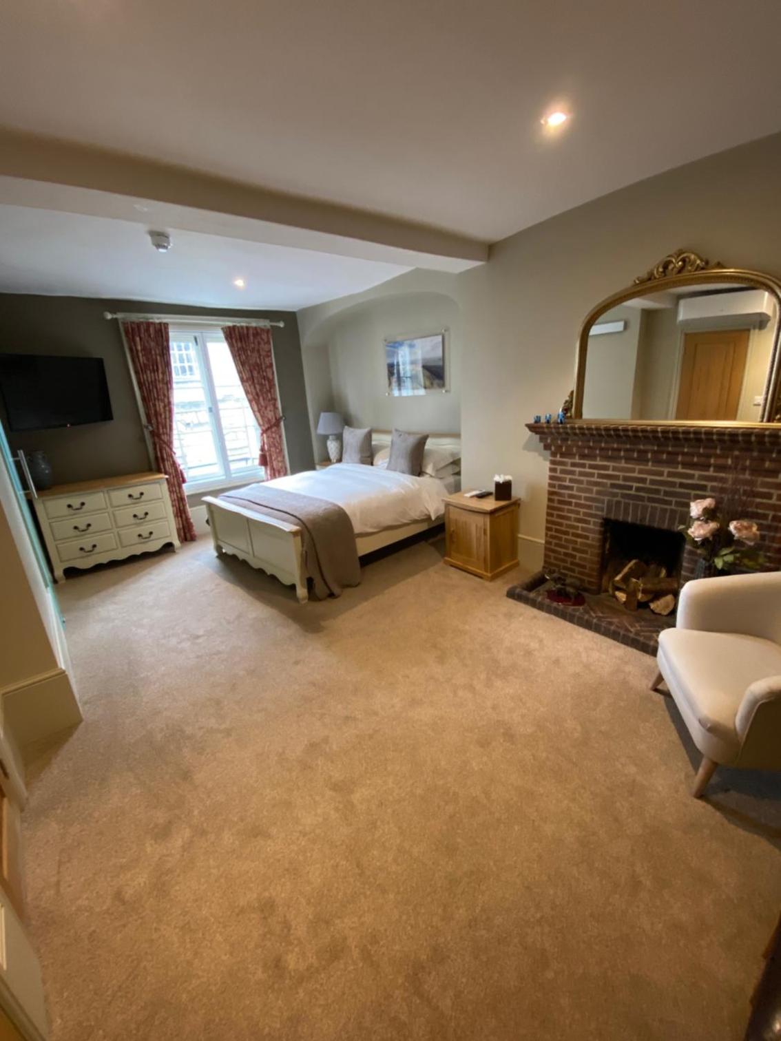 Deluxe Double Room - Photo 17