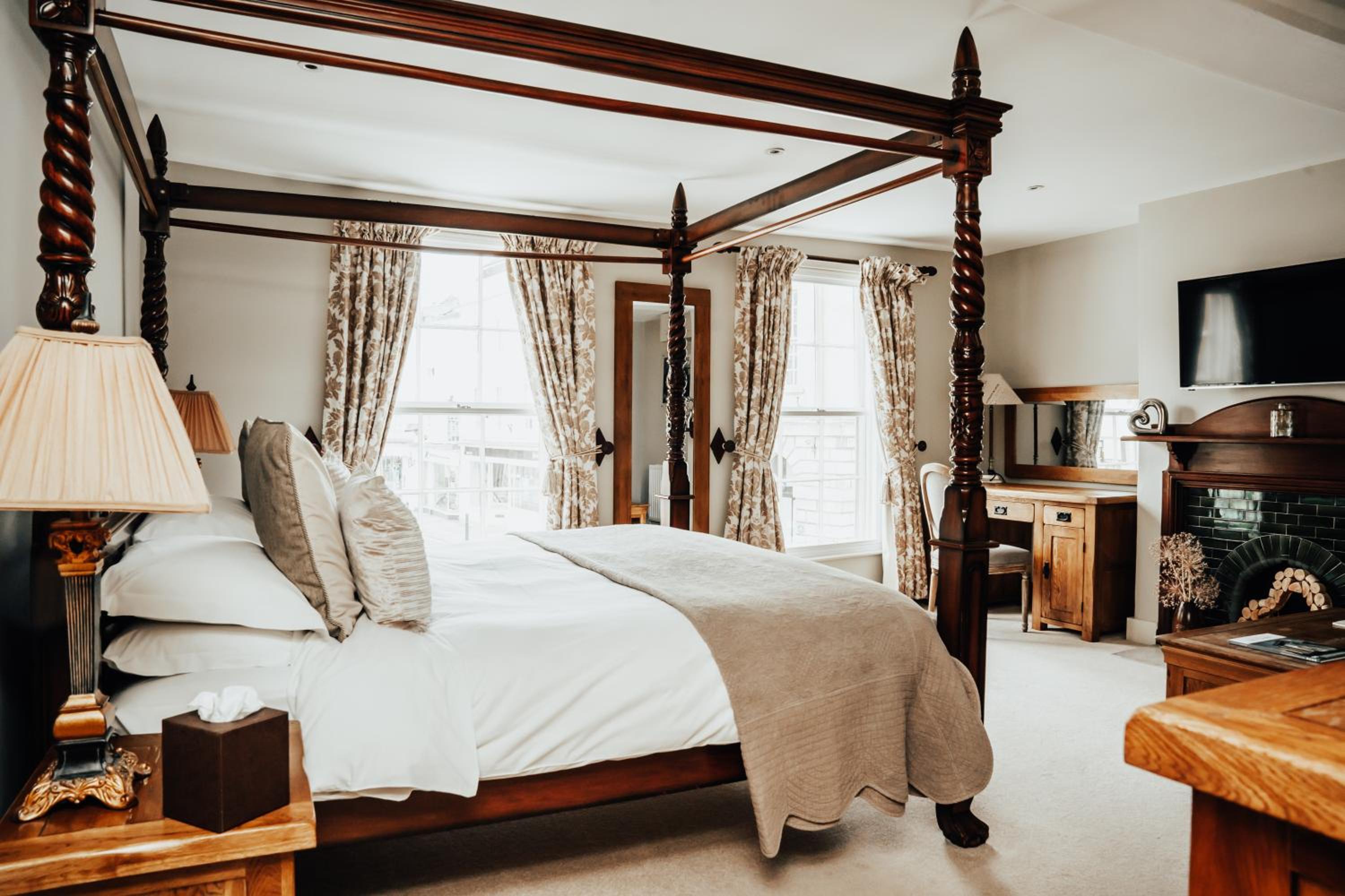 Executive Suite - Photo 7