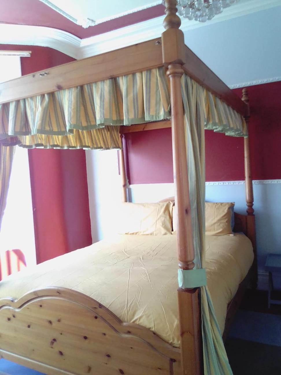 Deluxe Family Room - Photo 2