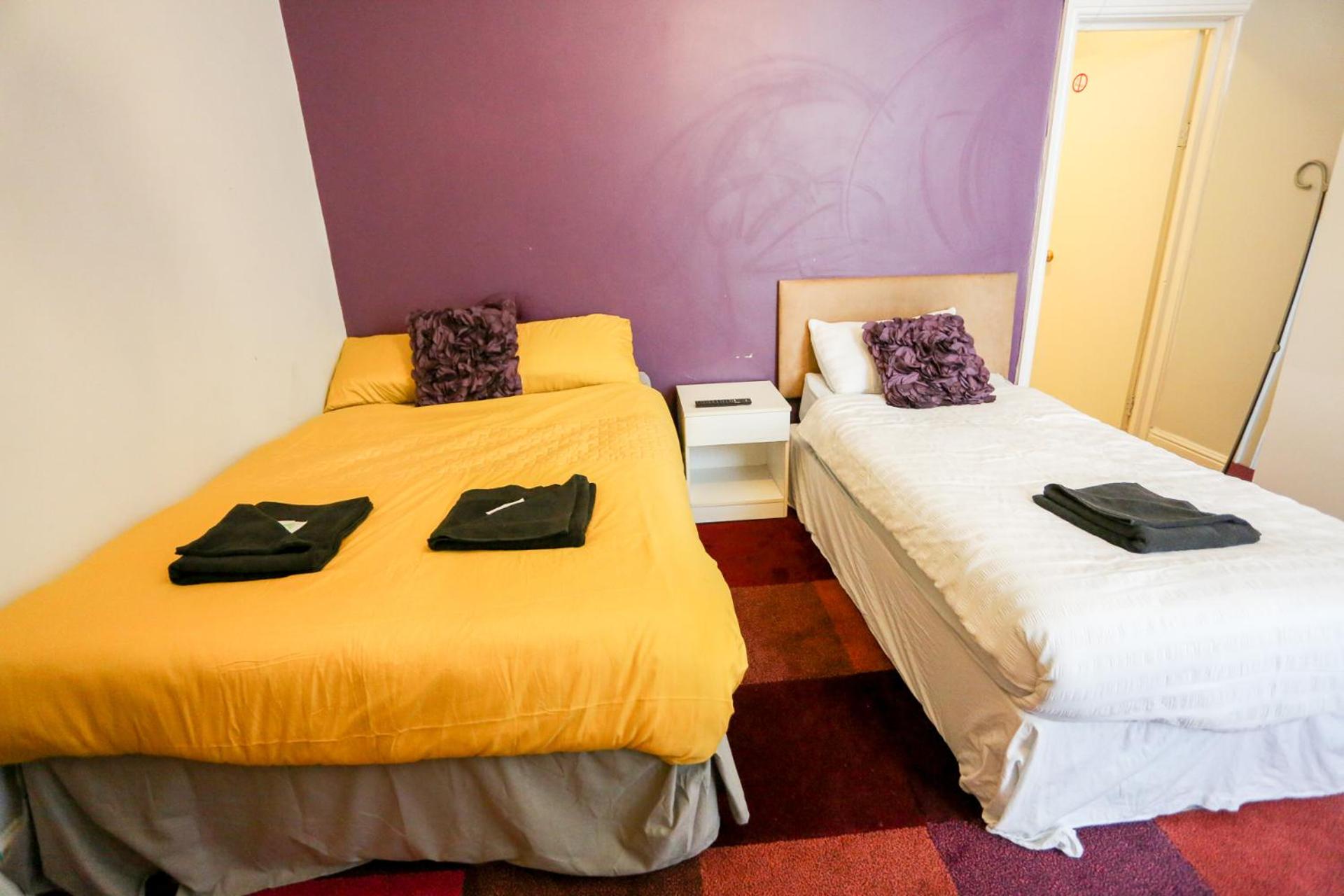 Budget Triple Room - Photo 6