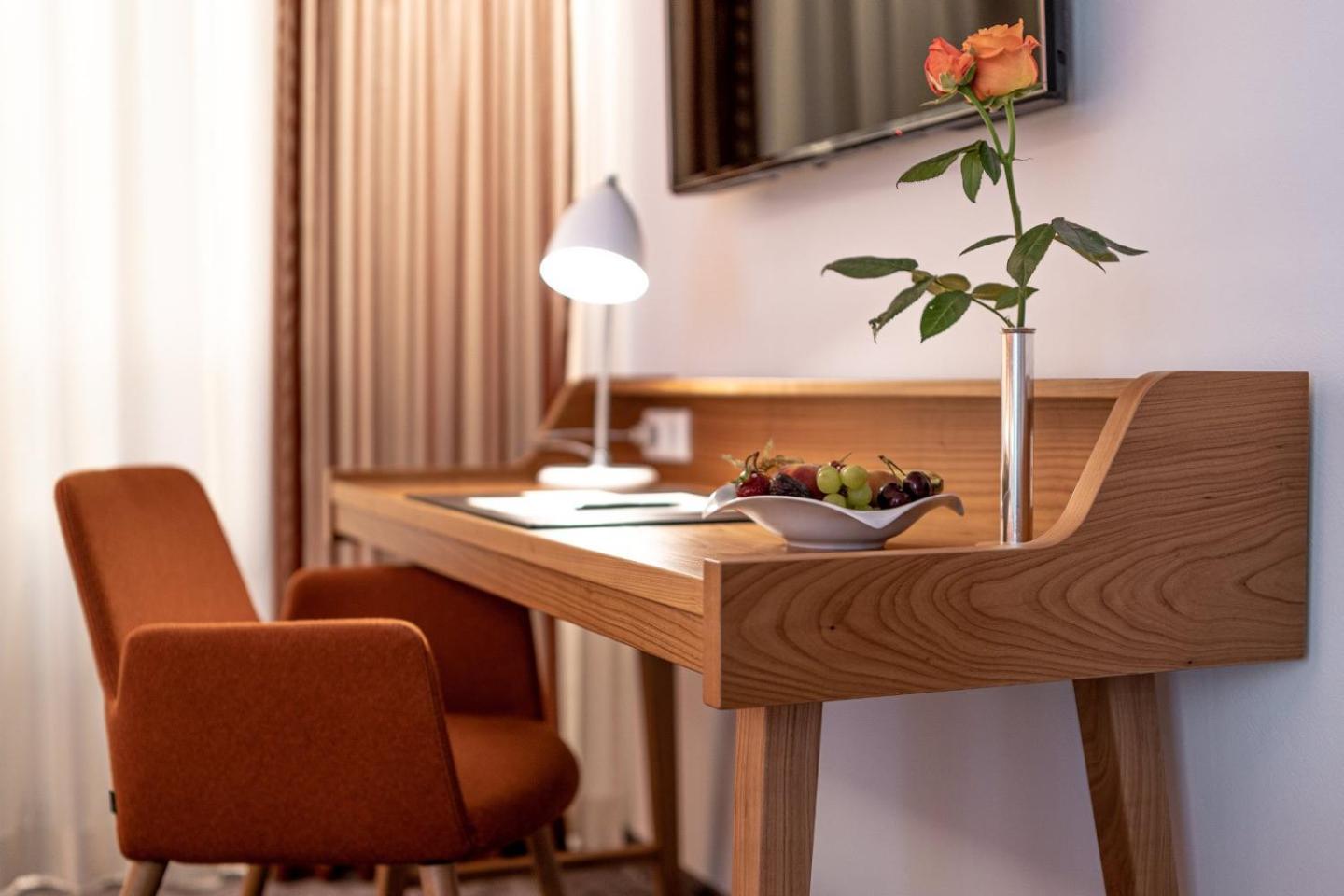 Executive Room - Photo 5