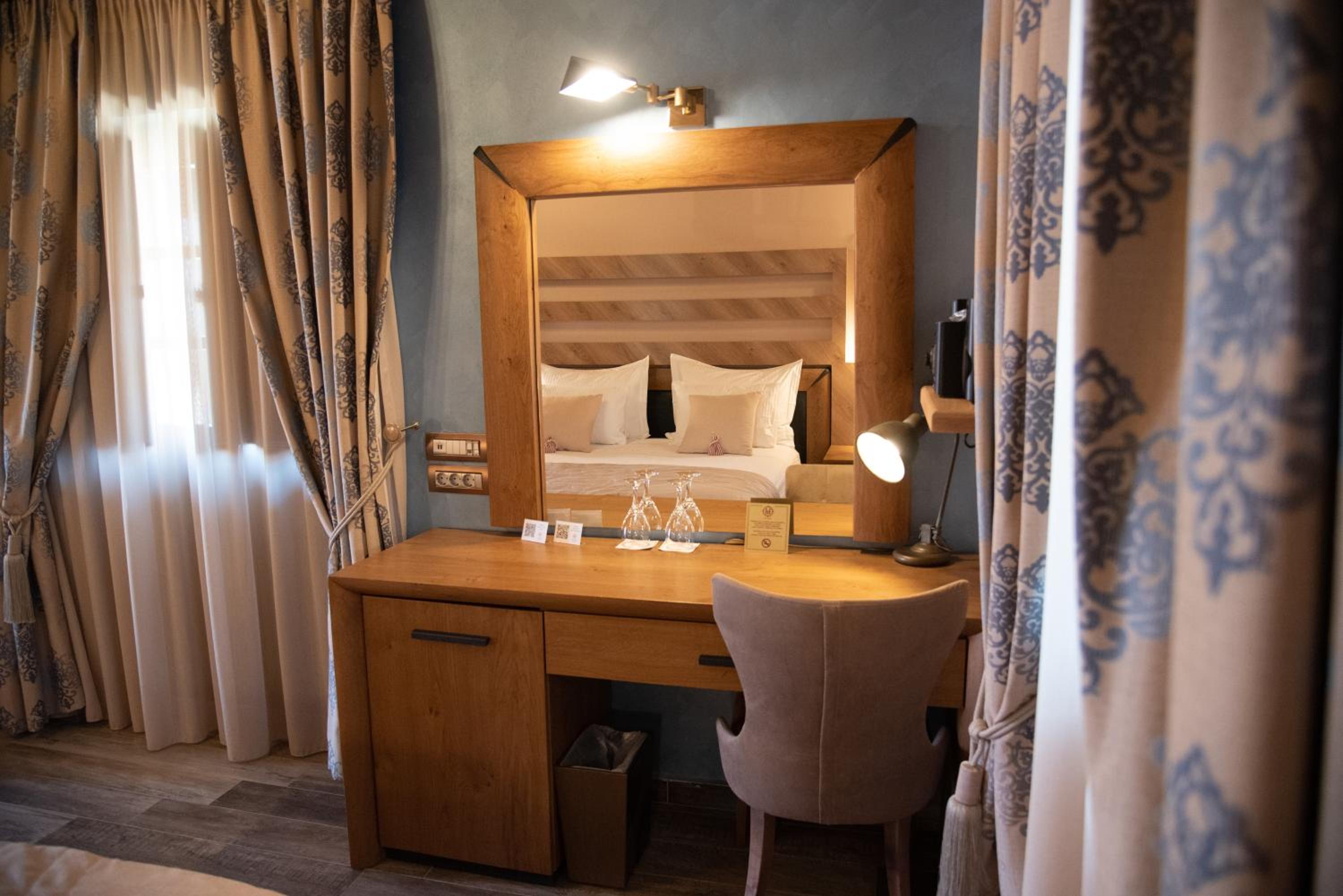 Deluxe Double Room - Photo 5