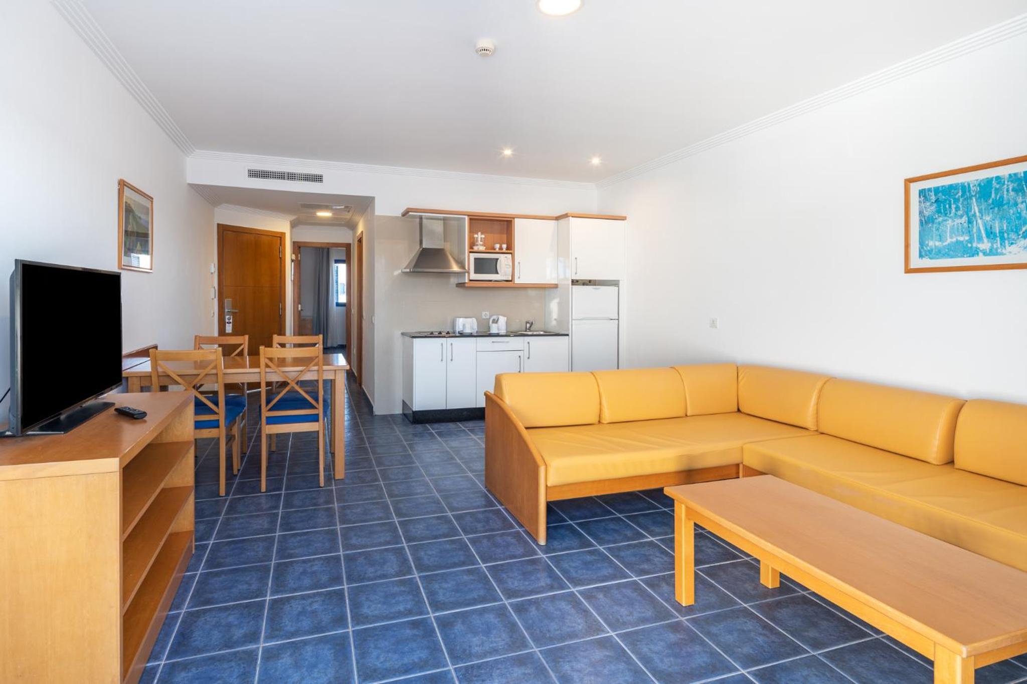 Habitación familiar (2 adultos + 1 niño)