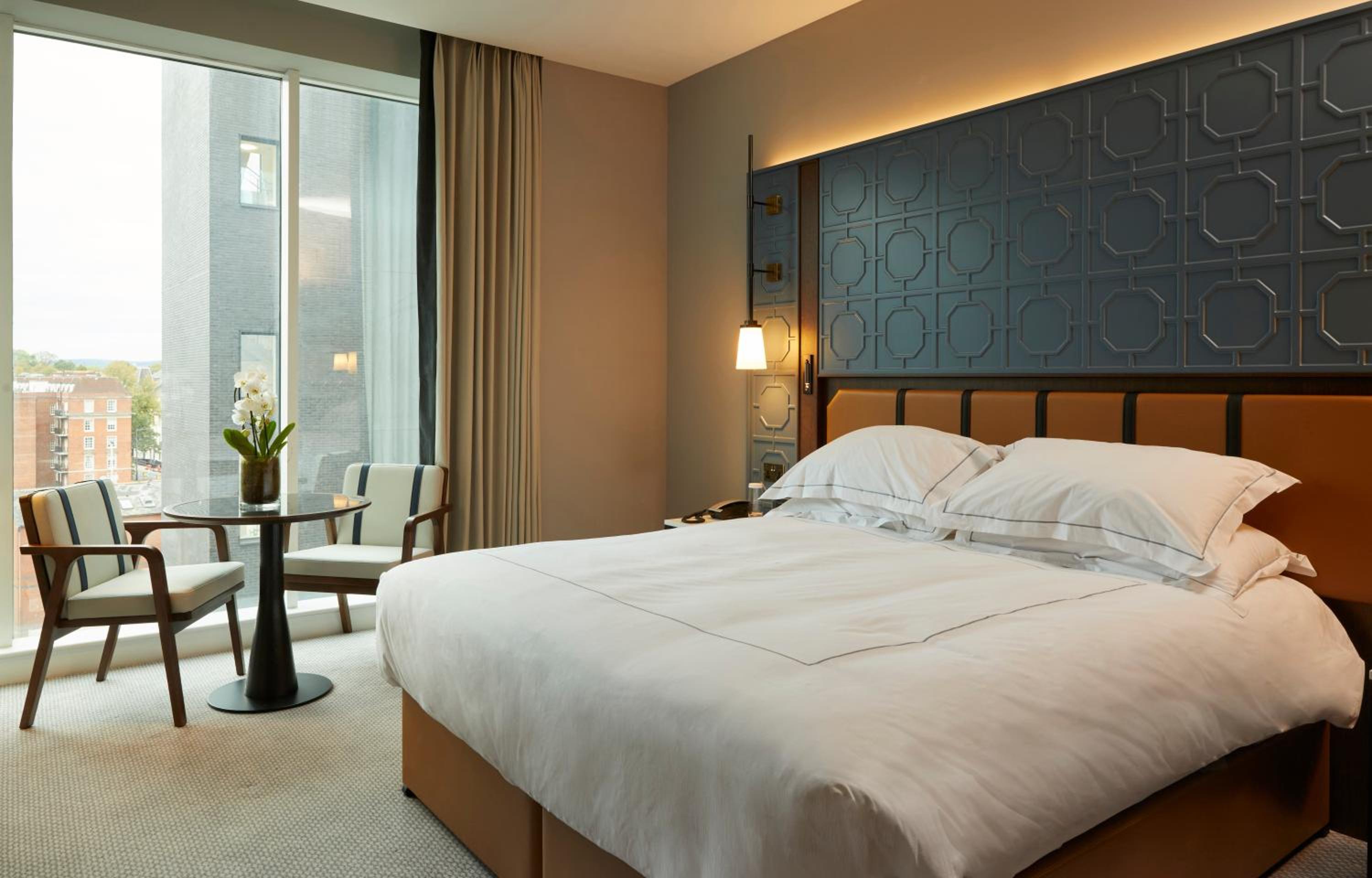 Deluxe King Room - Photo 4