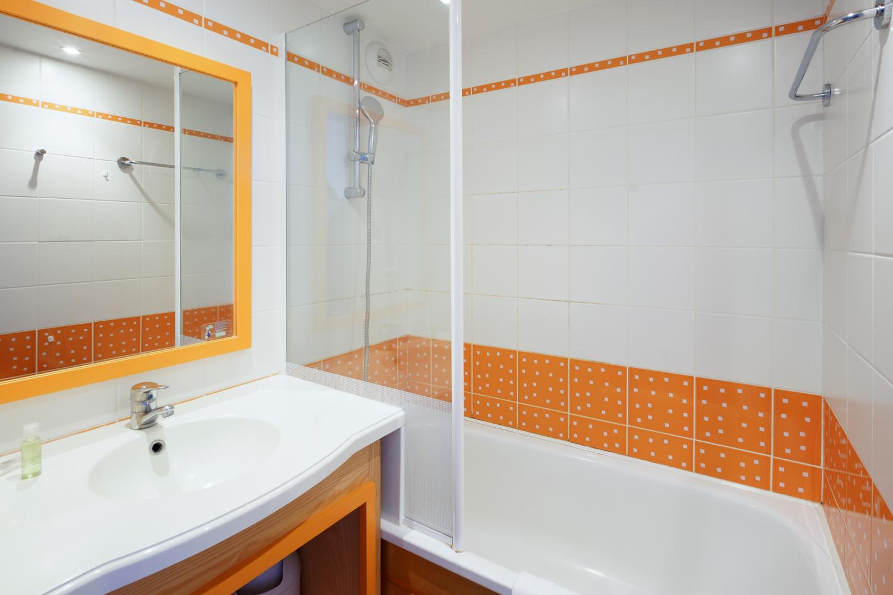 One-Bedroom Duplex Apartment with Balcony (4 People) - Sea View photo 3