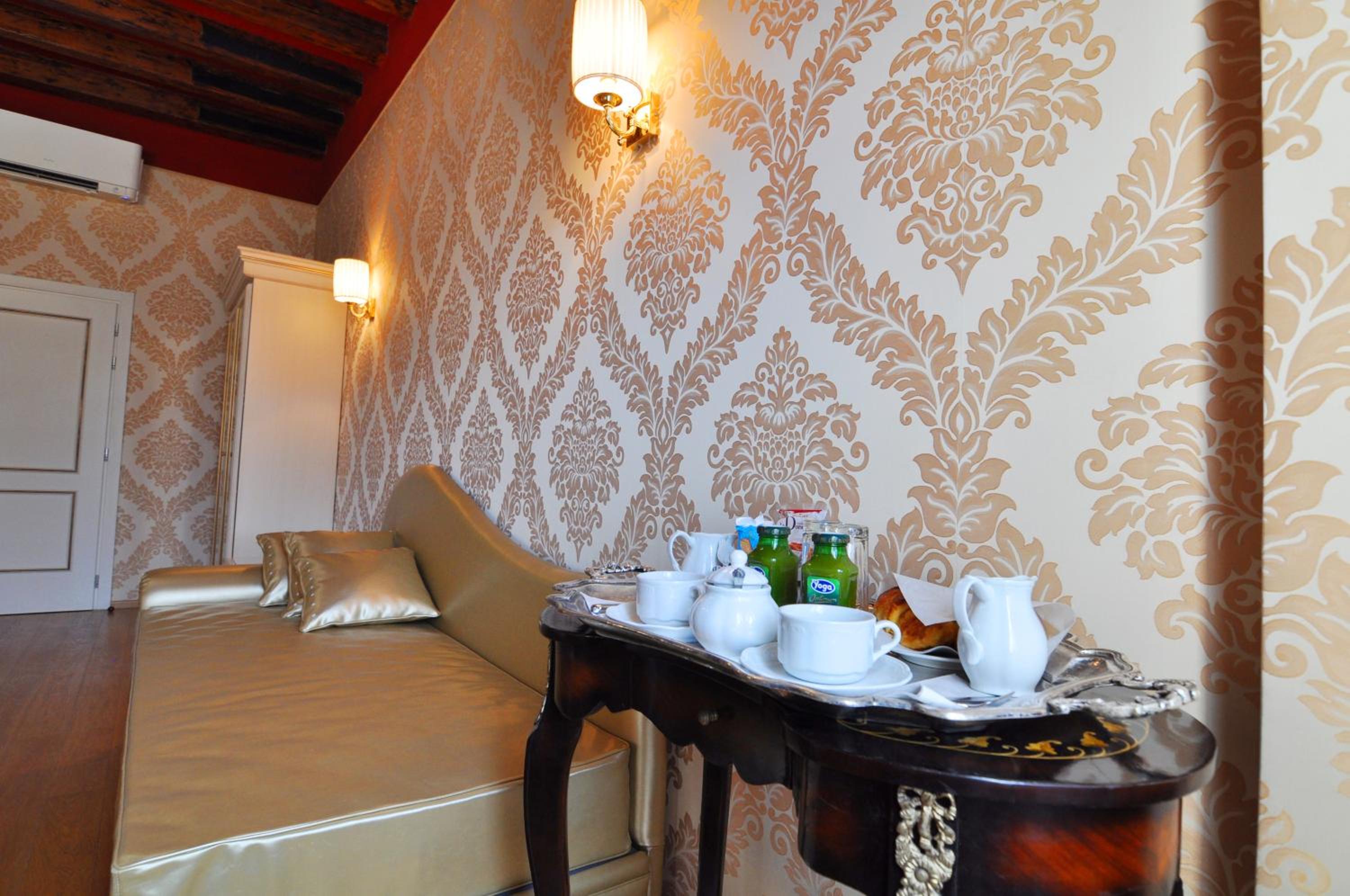 Junior Suite with Canal View photo 3