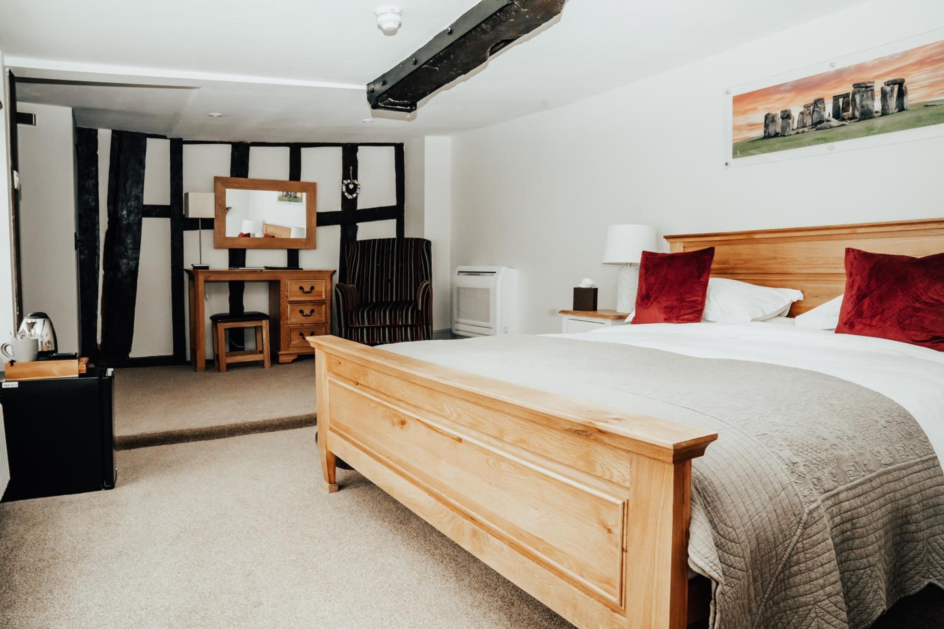 Superior King Room - Photo 9