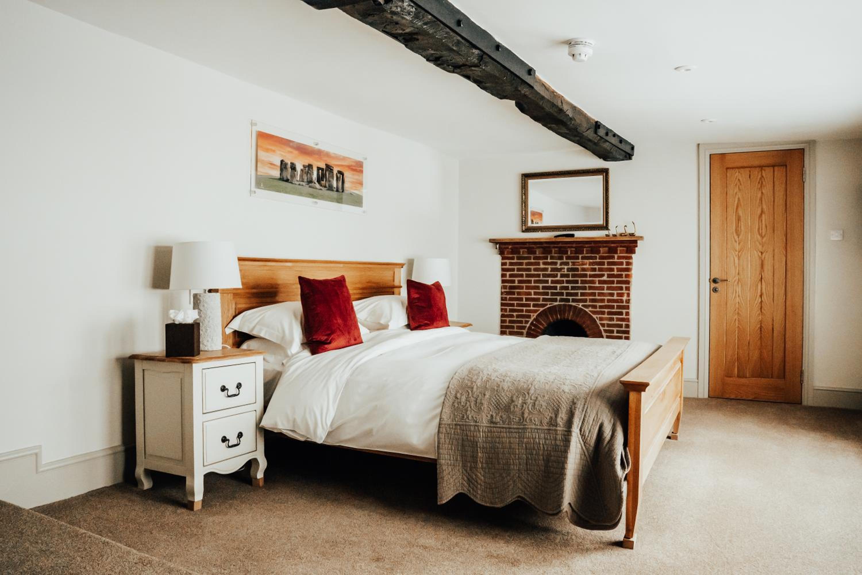 Superior King Room - Photo 12