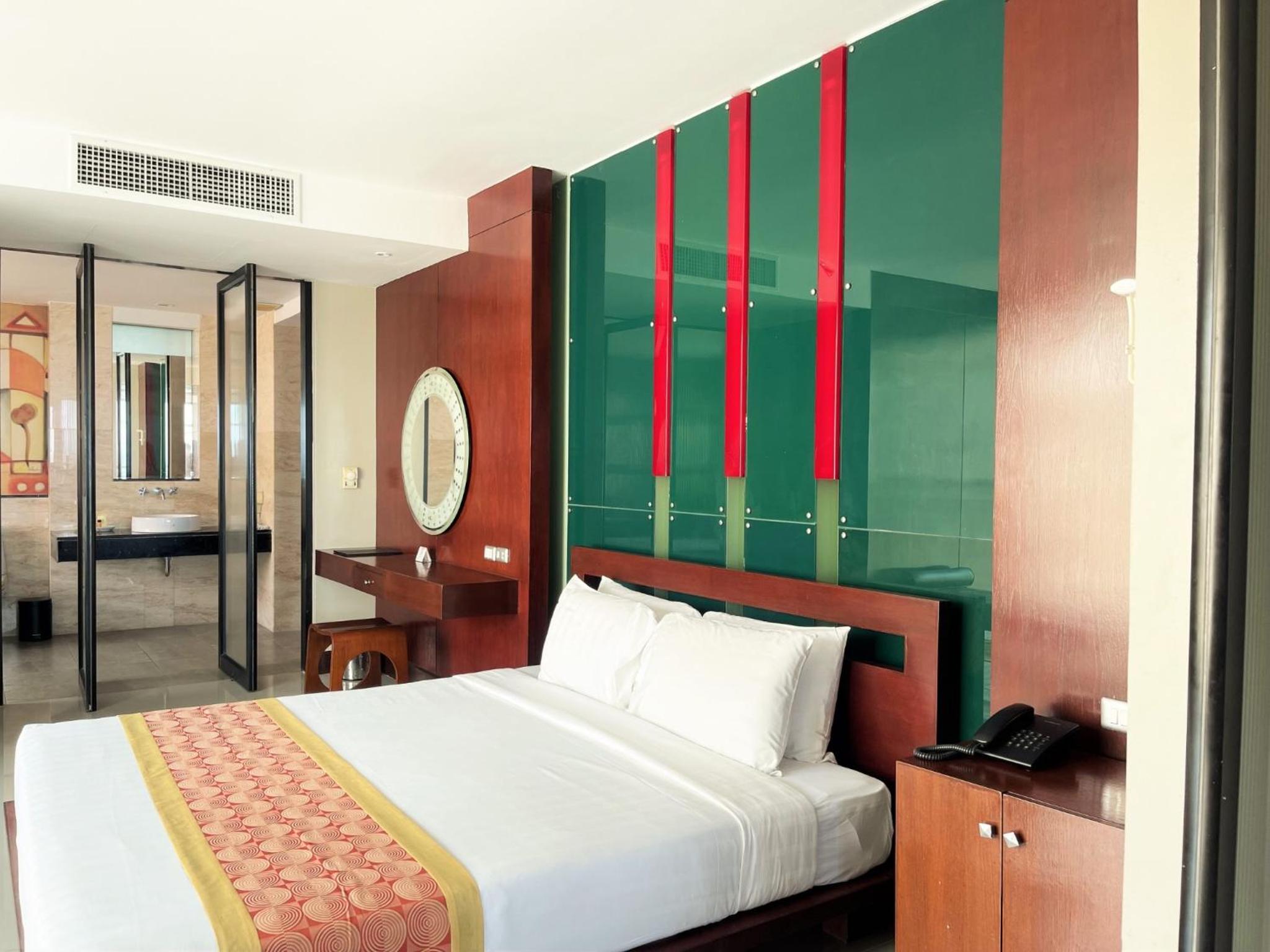 Junior Suite thumbnail 6