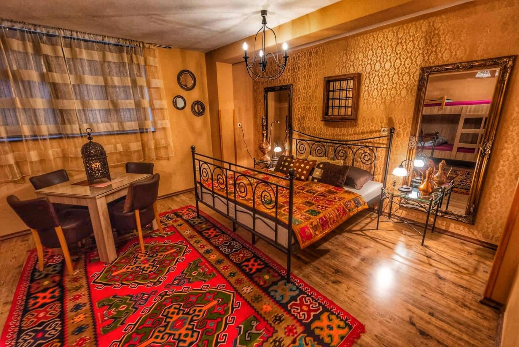 Quadruple Room with Private Bathroom photo 1