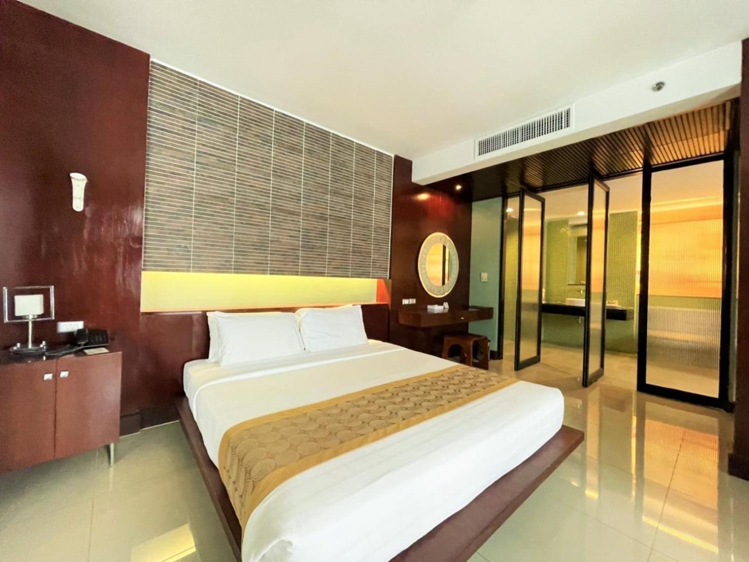 Suite with City View