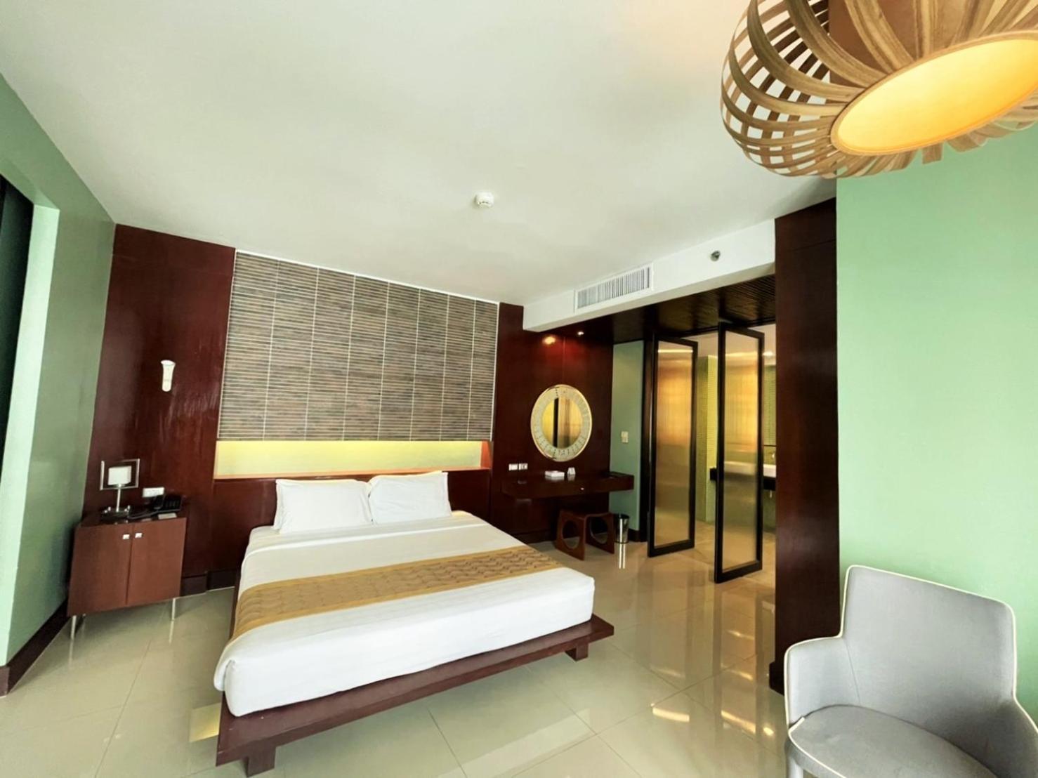 Suite with City View