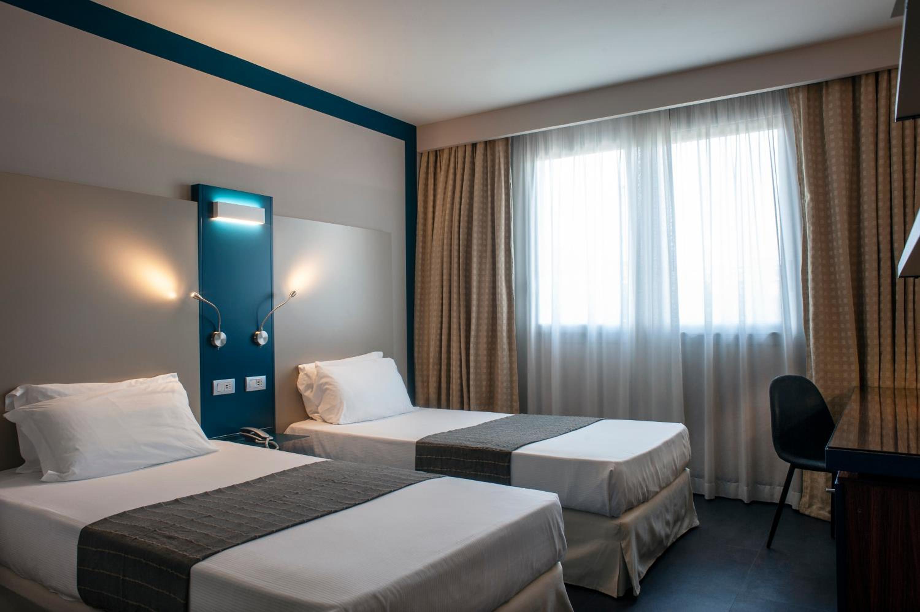Superior Twin Room - Photo 5