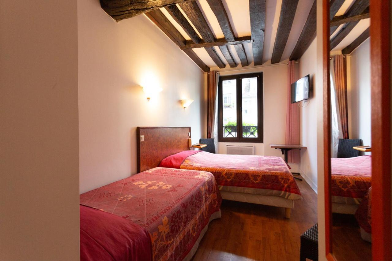 Deluxe Triple Room photo 2